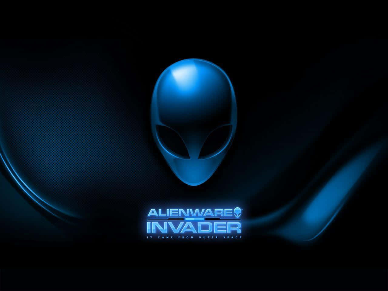 發光的藍色外星人頭標誌，帶有 'Alienware Invader' 文字。
