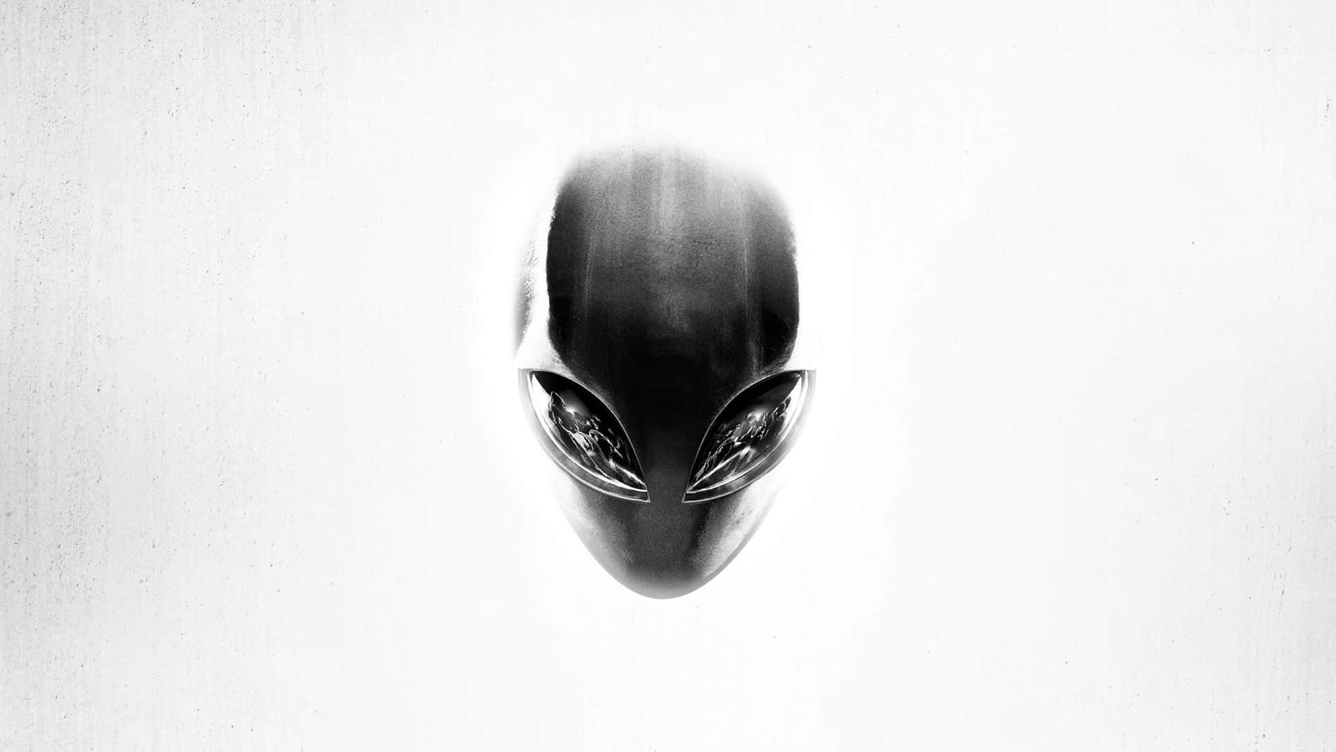 一個黑白外星人頭部，帶有大型反光眼睛，在帶紋理的白色背景上。