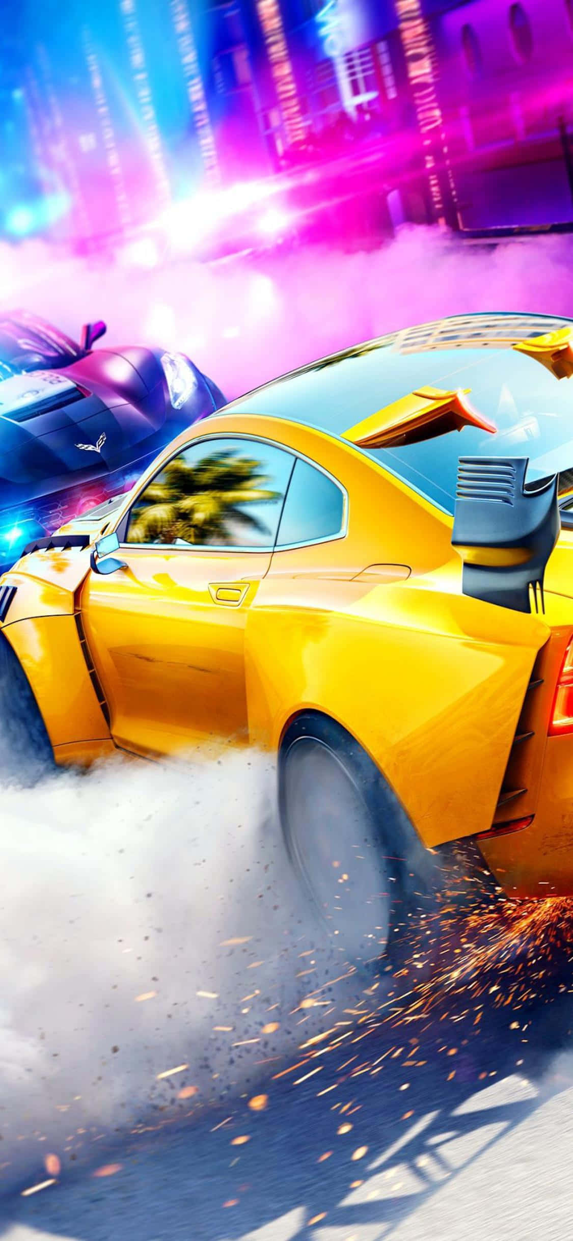 以iPhone Xs駕駛《Need for Speed Heat》超越對手 壁紙 — 一輛充滿活力的黃色跑車在霓虹燈照亮的城市街道上飄移，揚起煙霧和火花。