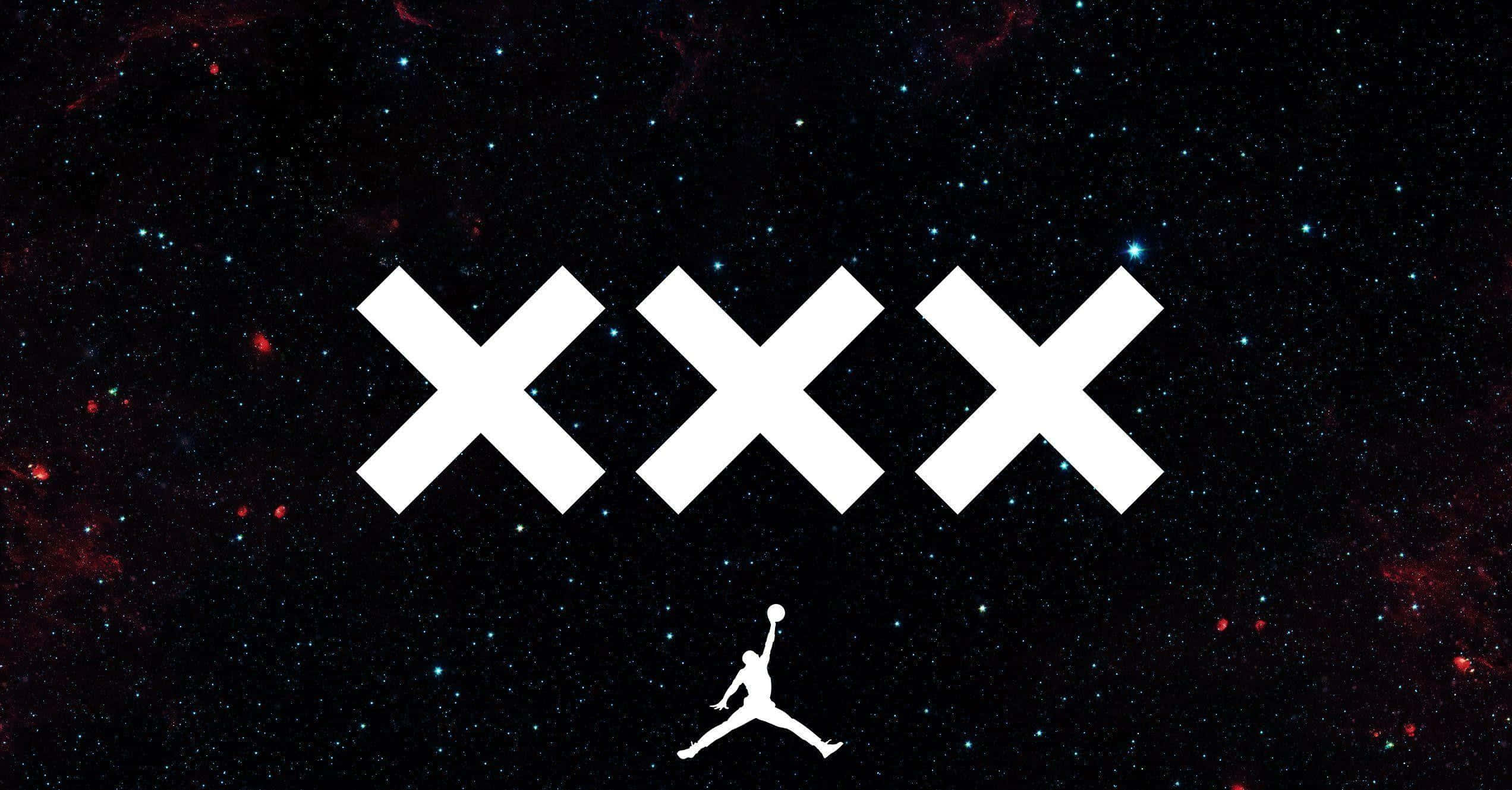 以Nike Air Jordan躍過眾人 壁紙 — 白色XXX符號和Jordan Jumpman標誌漂浮在星塵宇宙背景中，帶有星雲。