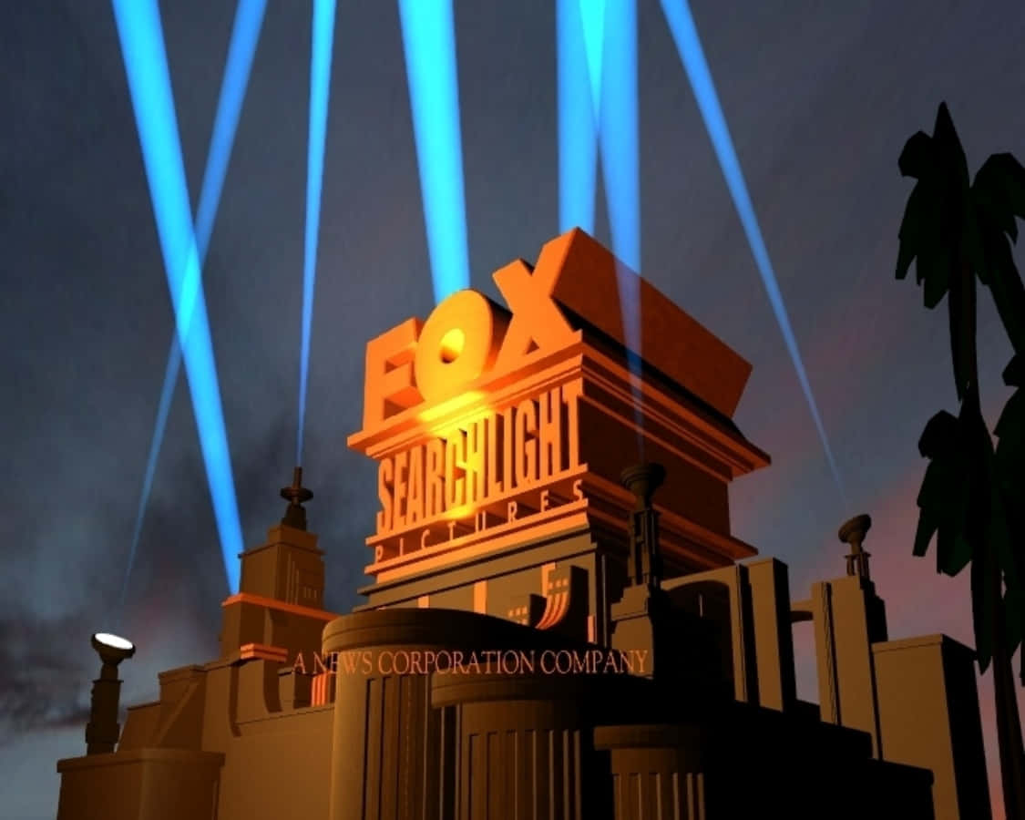 Fox Searchlight Pictures標誌在夜間被藍色聚光燈照亮。