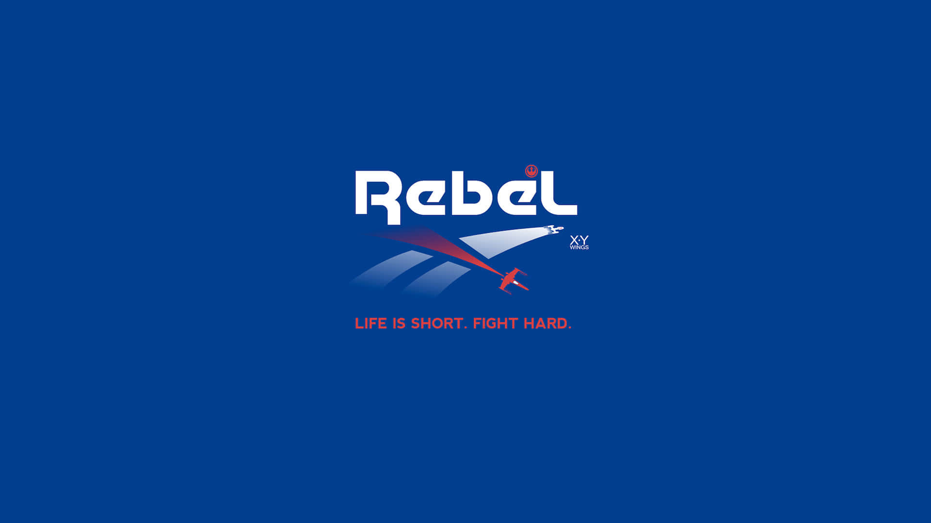 以時尚Reebok鞋履感受動力 壁紙 — 在純藍色背景上，帶有紅色飛機圖形和標語的大膽白色Rebel標誌。