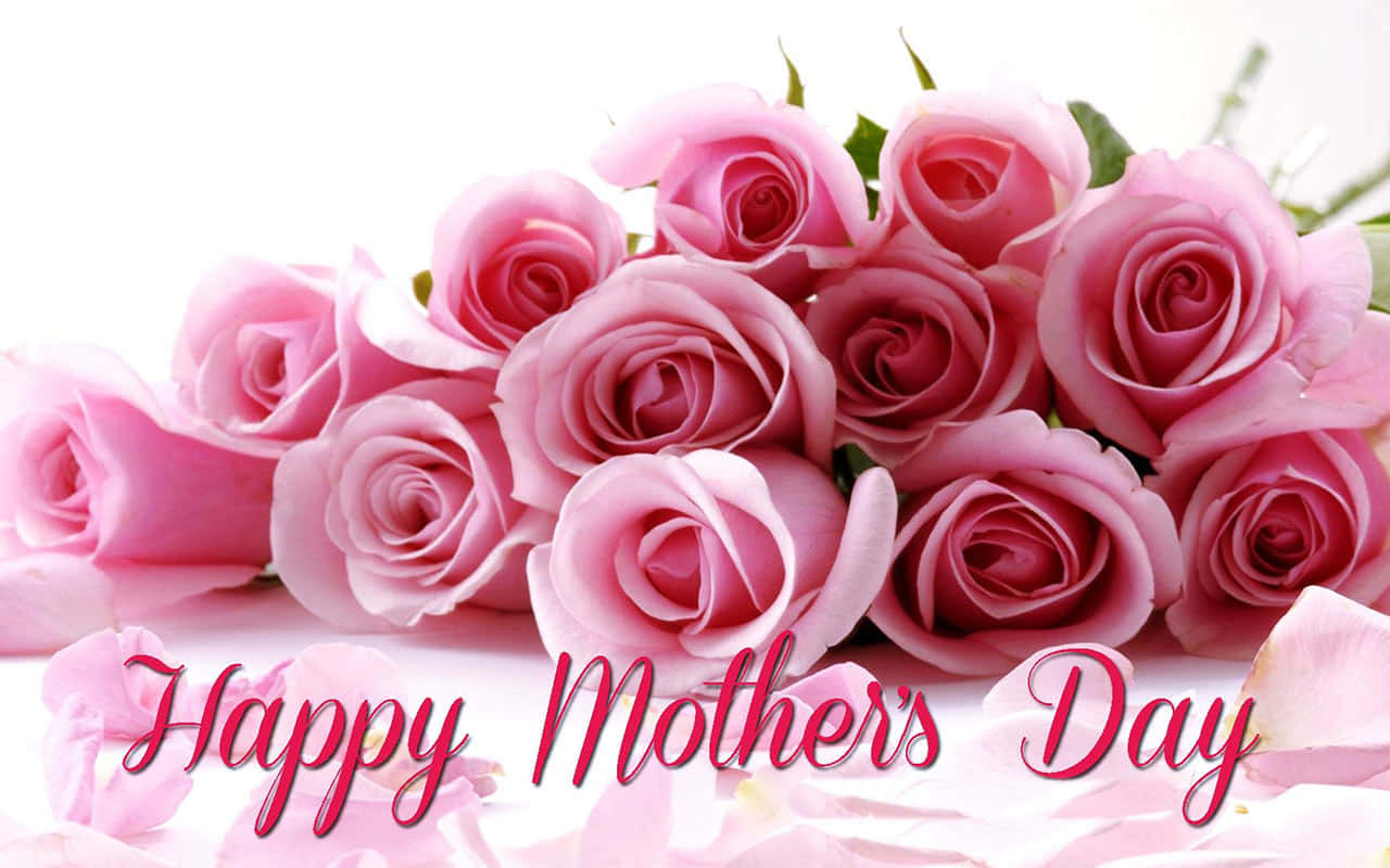 粉紅玫瑰和散落的花瓣，帶有「Happy Mother's Day」文字。