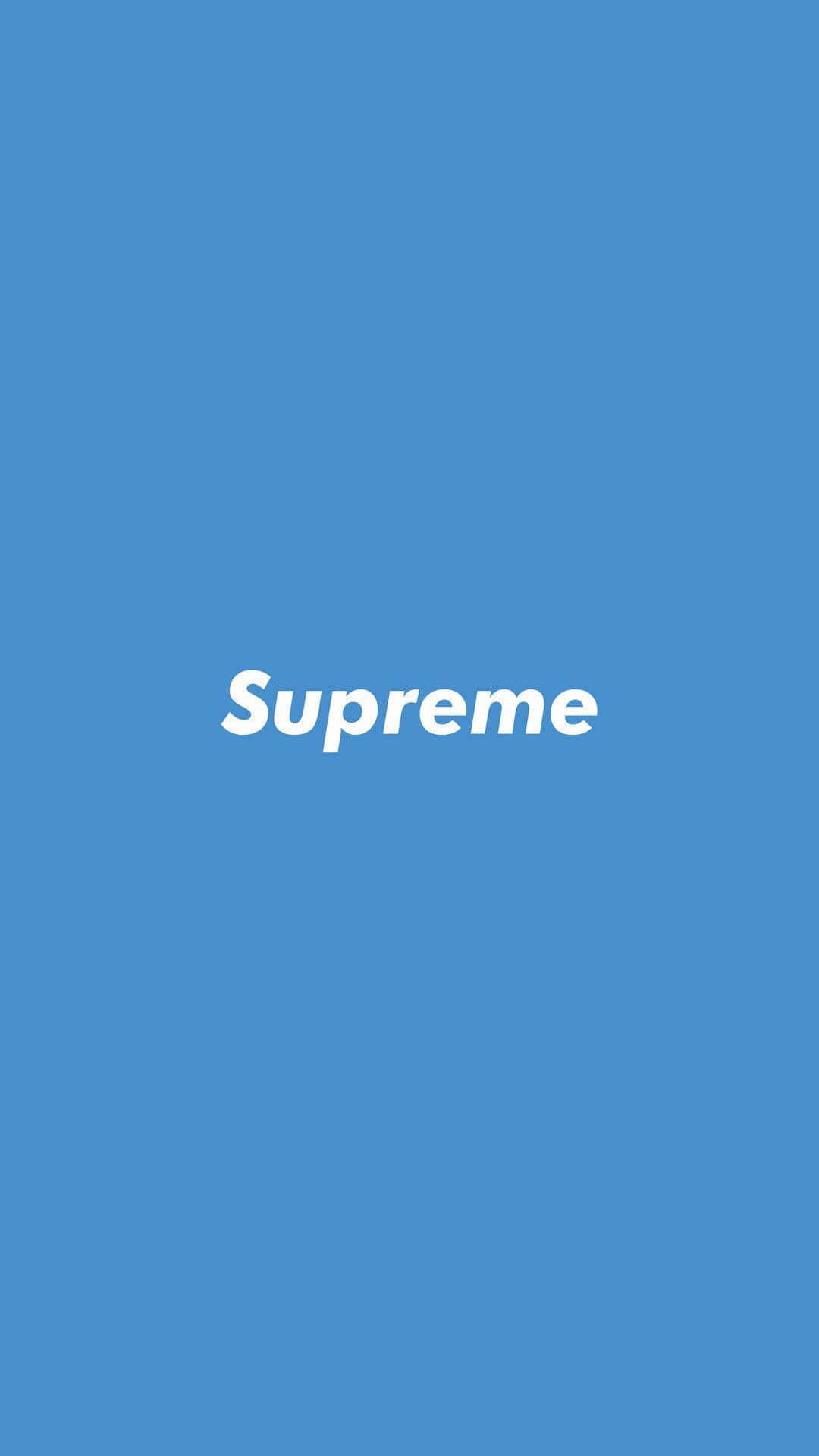 藍色背景，白色Supreme標誌居中。