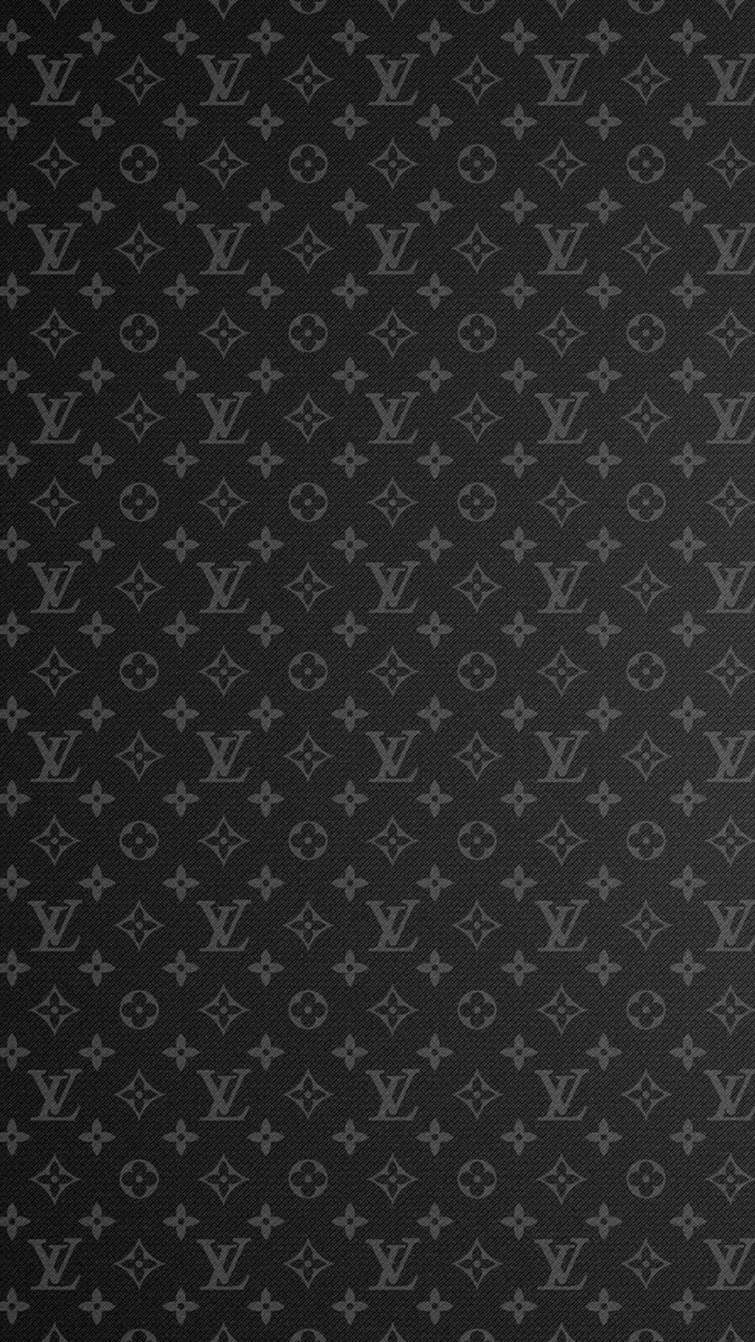 帶有重複 Louis Vuitton 字母組合圖案的黑色紋理牆紙。