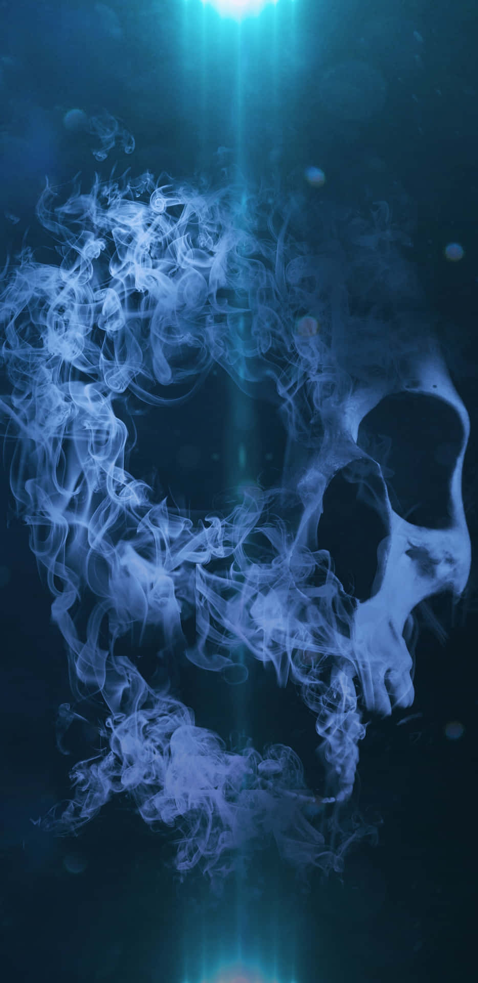 一個由煙霧製成的發光藍色頭骨在水下，光線向下照射。