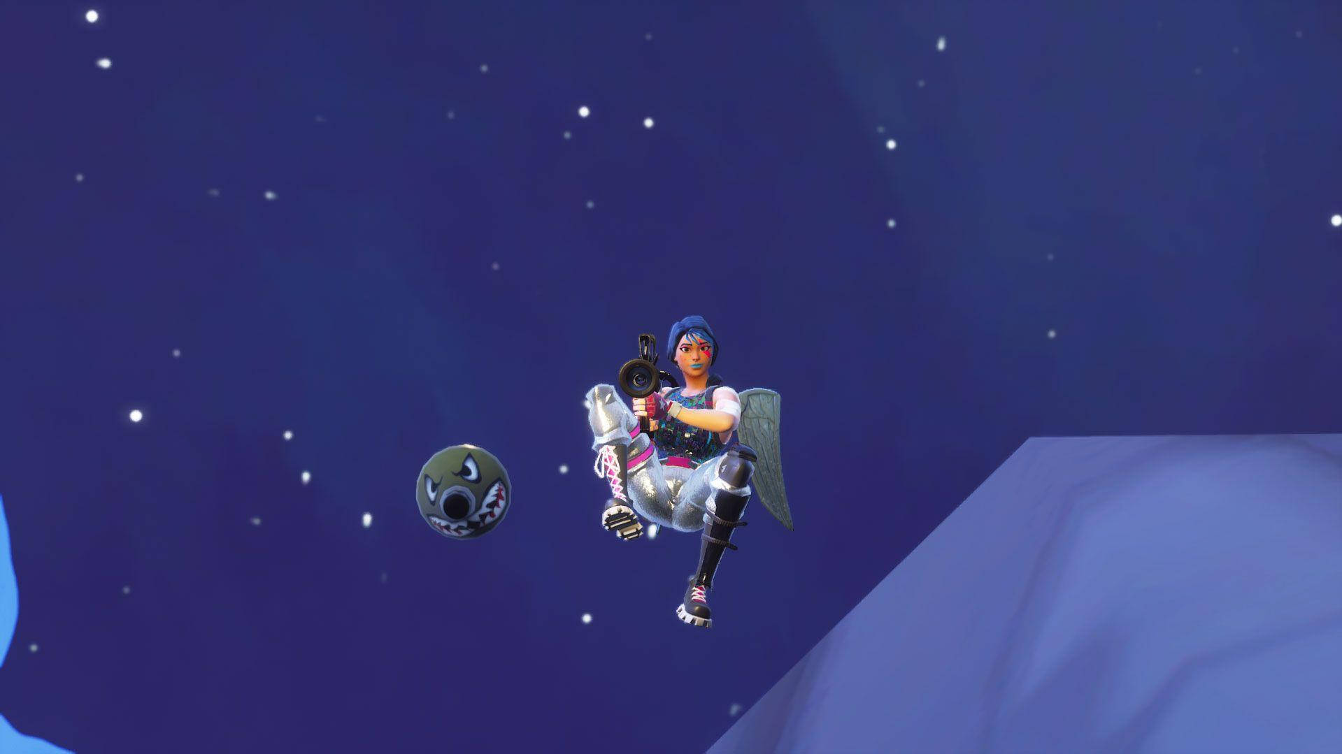有翅膀的遊戲角色在漂浮頭骨附近躍過星空夜空。