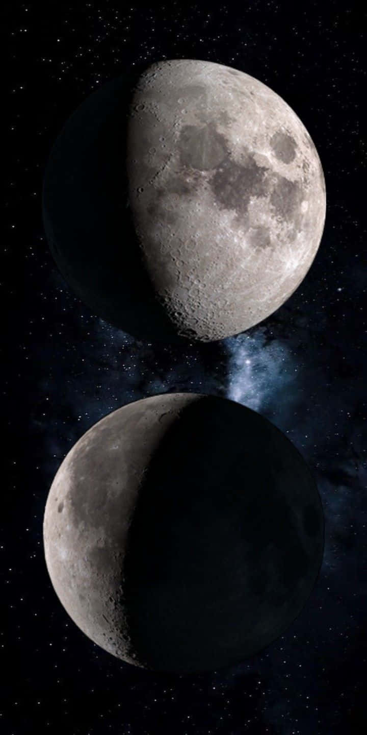 仰望並微笑 壁紙 — 太空中的兩個月球，背景有隕石坑和星星。