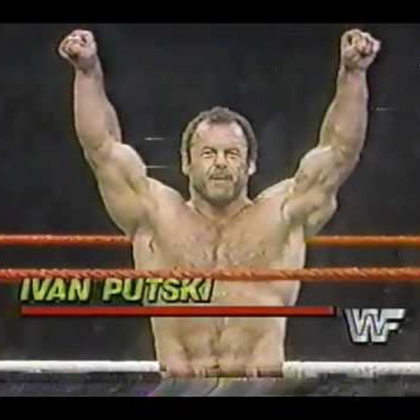 摔角手 Ivan Putski 在摔角擂台上慶祝勝利。