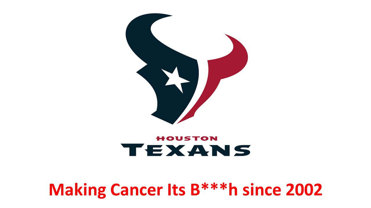 休士頓 Texans 官方隊標 壁紙 — 侯斯頓德州人標誌，白色背景上有星星和紅色角，下方有標語。