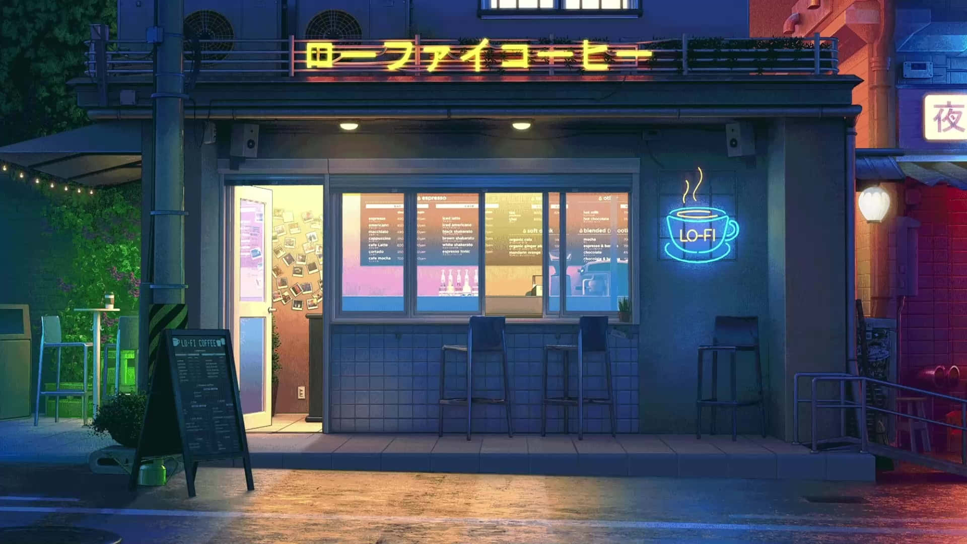 低音放克動畫咖啡店 壁紙 — 夜晚霓虹燈照亮的咖啡店，發光的招牌和戶外座位沐浴在藍色和粉紅色的燈光中。