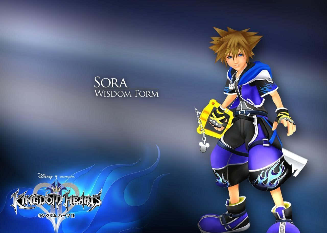 Kingdom Hearts Sora 桌布 壁紙 — 來自《王國之心 II》的索拉以智慧形態自信地站在旋轉的藍色背景前，手持他的鑰刃。
