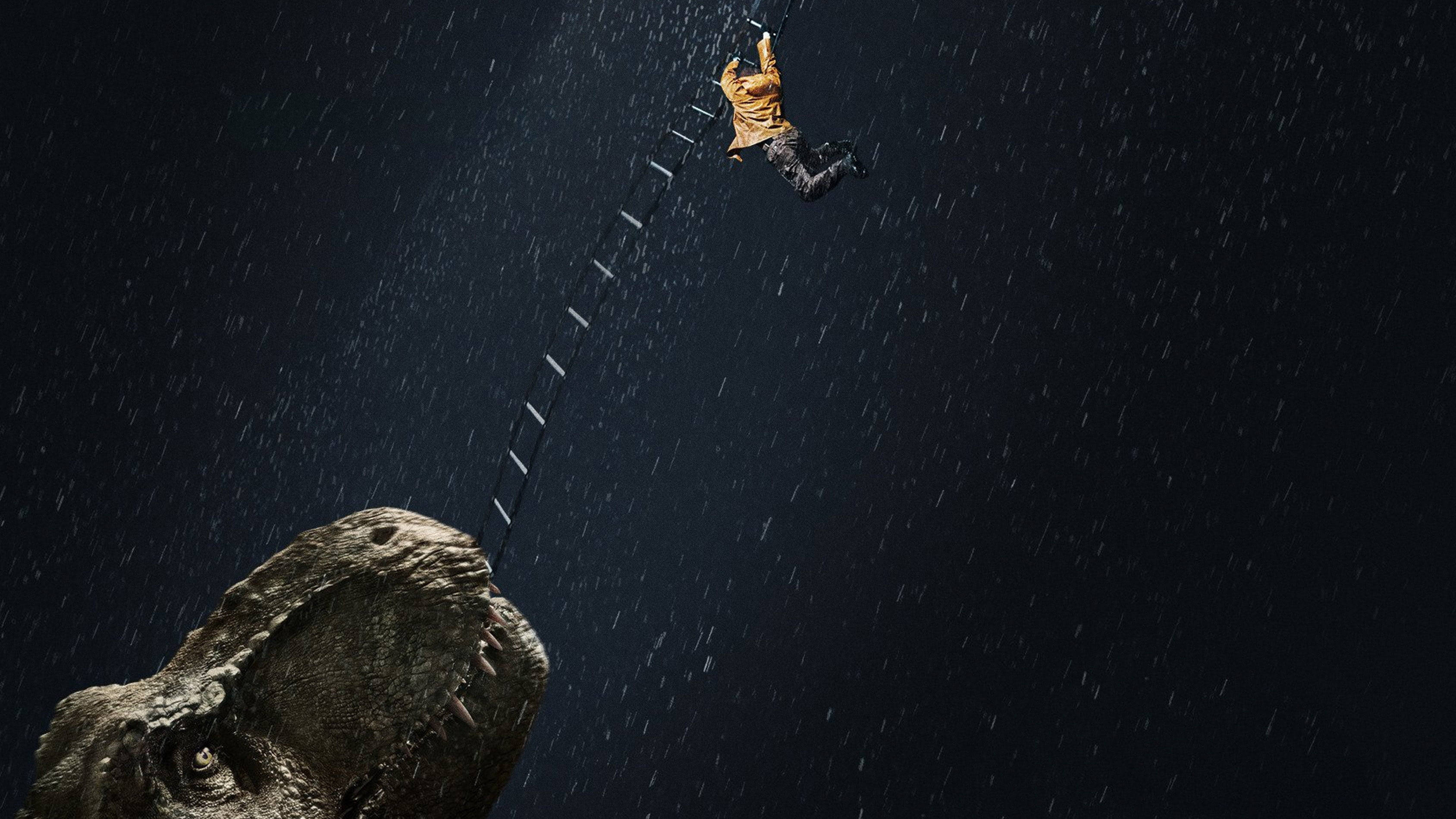 侏羅紀世界路上的孩子 壁紙 — 在黑暗的雨景中，一個人緊緊抓住從高聳的暴龍頭部垂下的梯子。