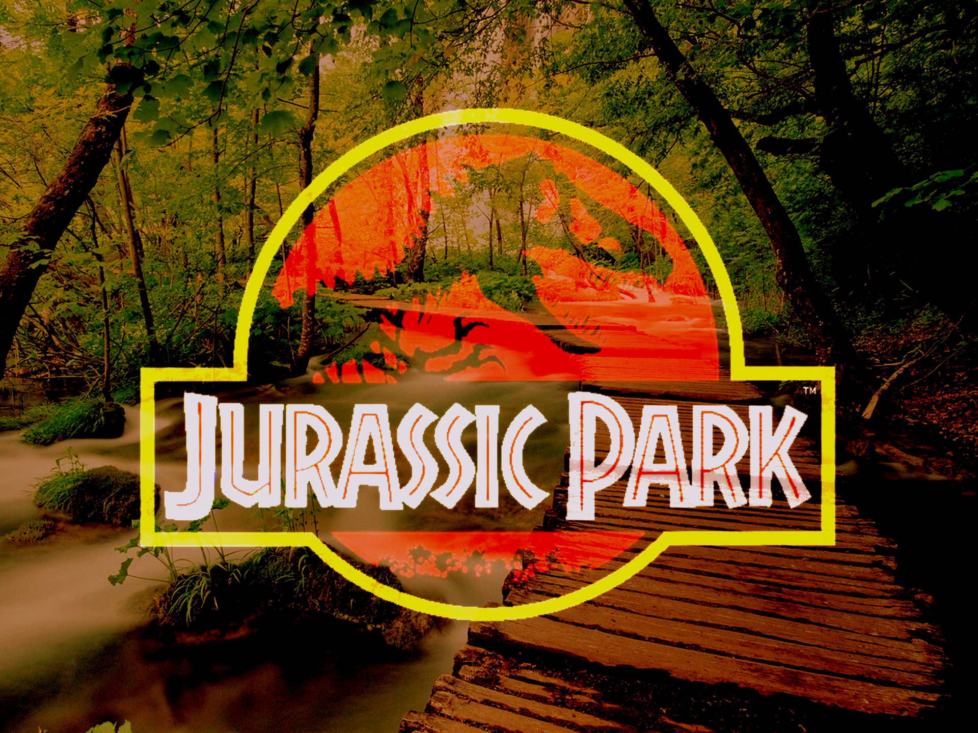 Jurassic Park 標誌疊加在帶有木橋的森林溪流上。