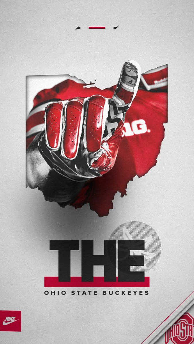 俄亥俄州立大學「Buckeyes」足球隊 iPhone 壁紙 — 一隻大膽的紅黑足球手套在撕裂的俄亥俄州地圖輪廓上做出和平手勢，並帶有球隊品牌標誌。