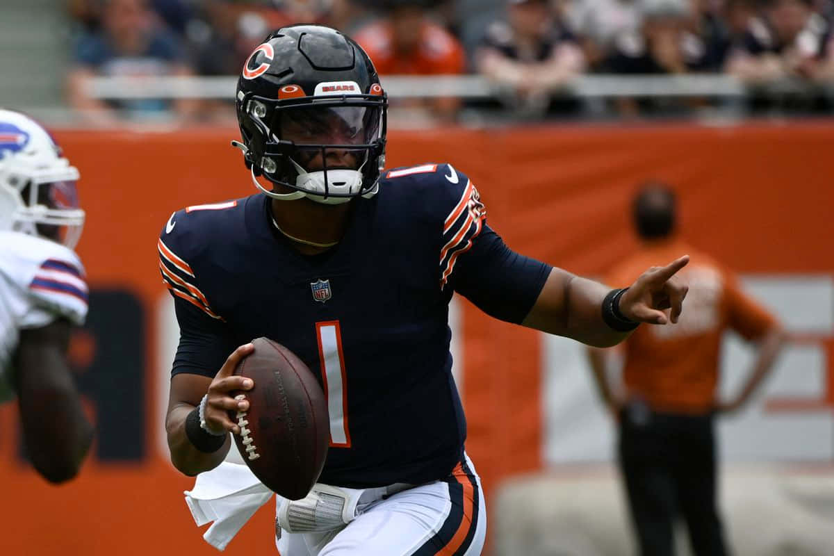 芝加哥熊隊四分衛在NFL比賽中行動。