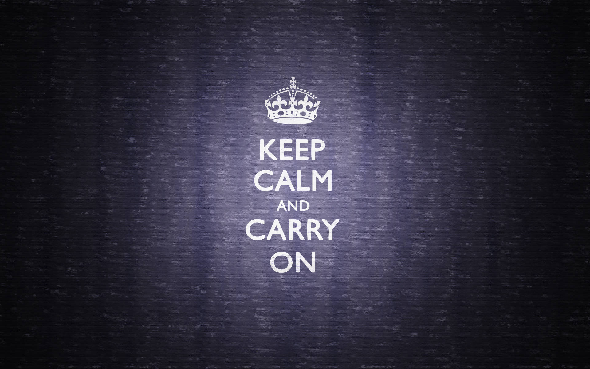 保持冷靜並繼續 iPhone壁紙 壁紙 — 白色「Keep Calm and Carry On」文字，帶皇冠，置於有紋理的深藍色背景上。