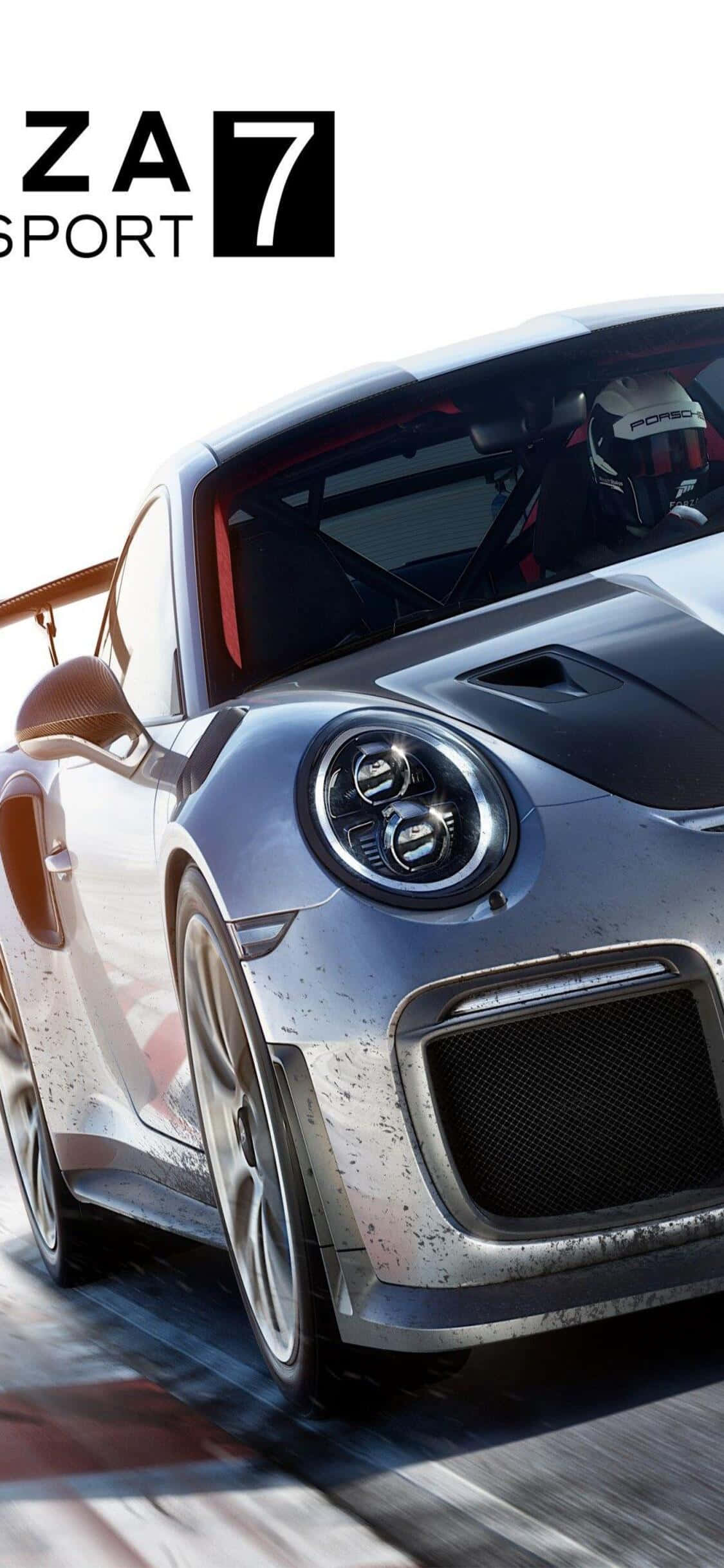 保時捷911 iPhone X《極限競速7》背景 壁紙 — 一輛銀色保時捷911 GT3 RS在賽道上飛馳，車身濺滿泥土，車內可見戴頭盔的車手。