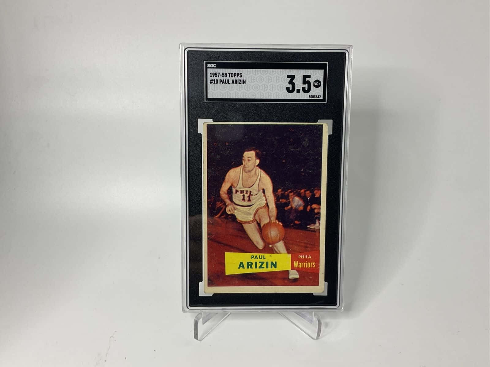 由SGC評級為3.5的Paul Arizin復古1957-58 Topps籃球卡，附保護盒。