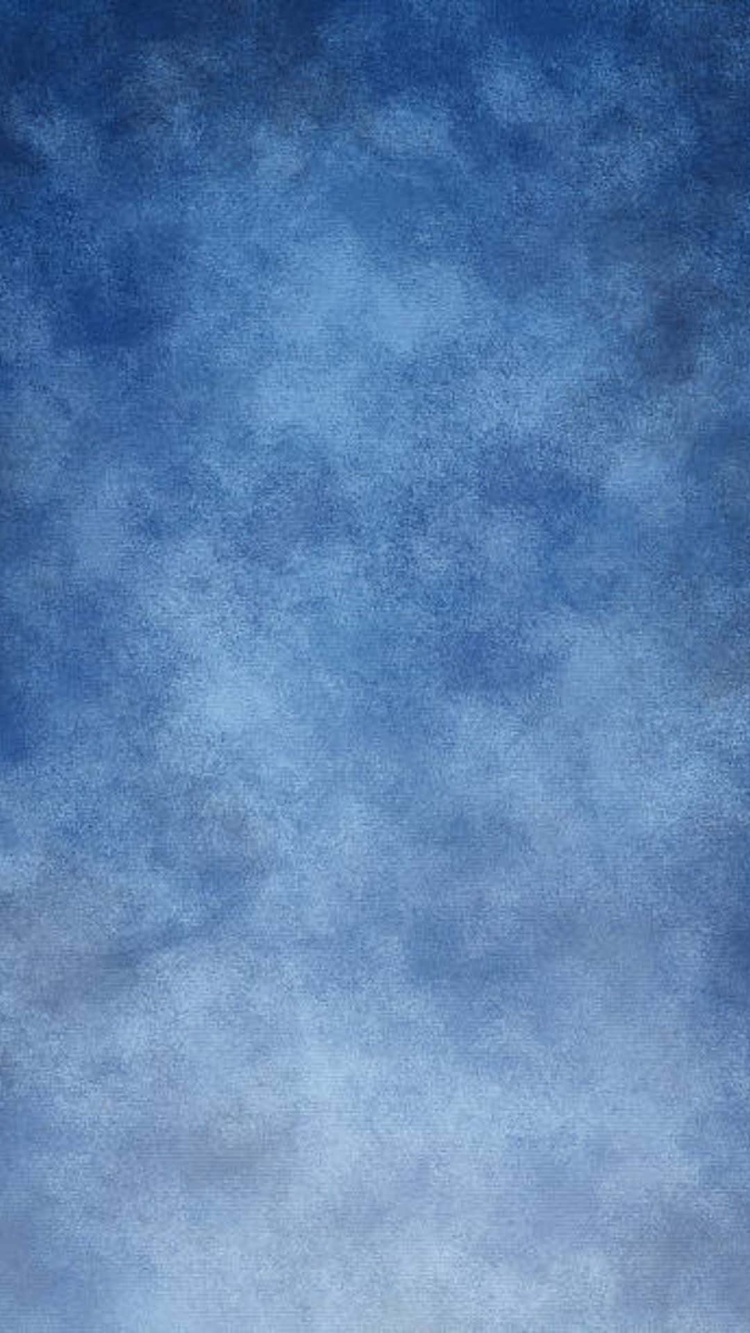 個人與專業肖像 壁紙 — 帶有柔和雲狀漩渦和細微色調變化的紋理藍色漸變牆紙。
