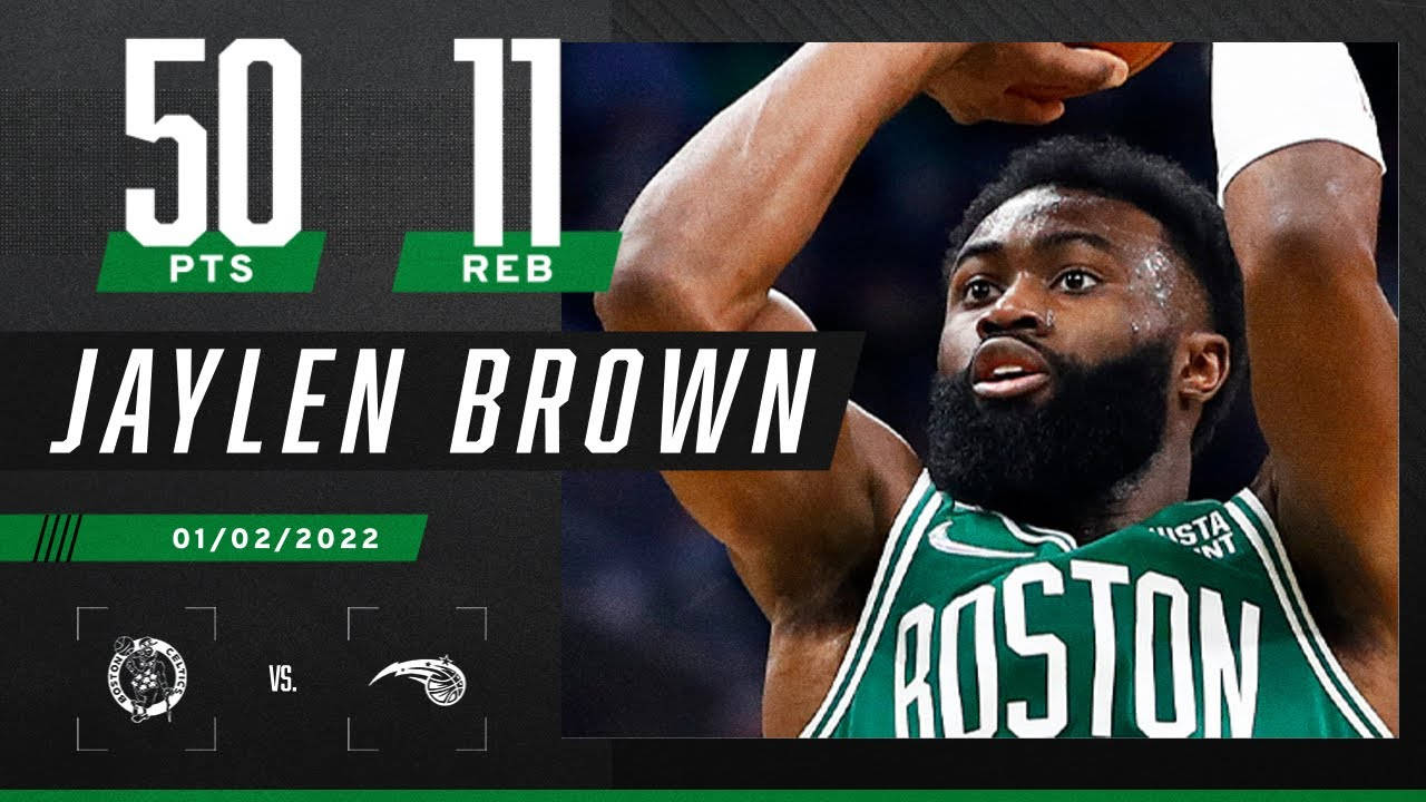 傑倫·布朗對戰魔術隊數據 壁紙 — Jaylen Brown 身穿綠色波士頓塞爾特人球衣投籃，深色背景上顯示 50 PTS 11 REB 的數據。