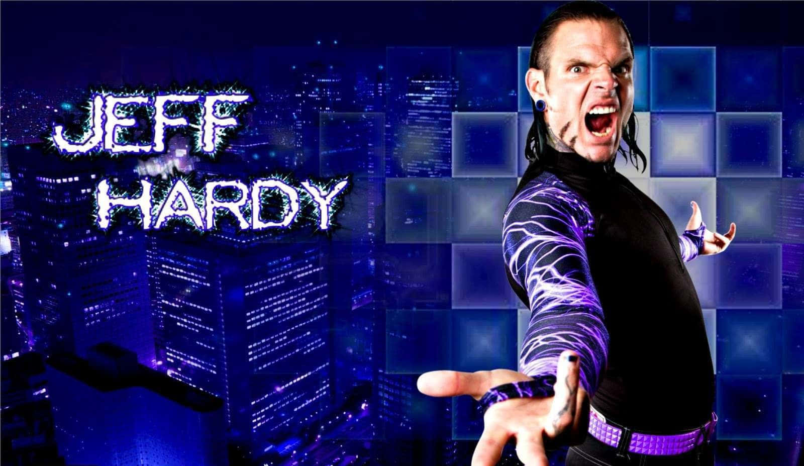 摔角手 Jeff Hardy 在霓虹燈照亮的城市天際線前擺出動態姿勢。