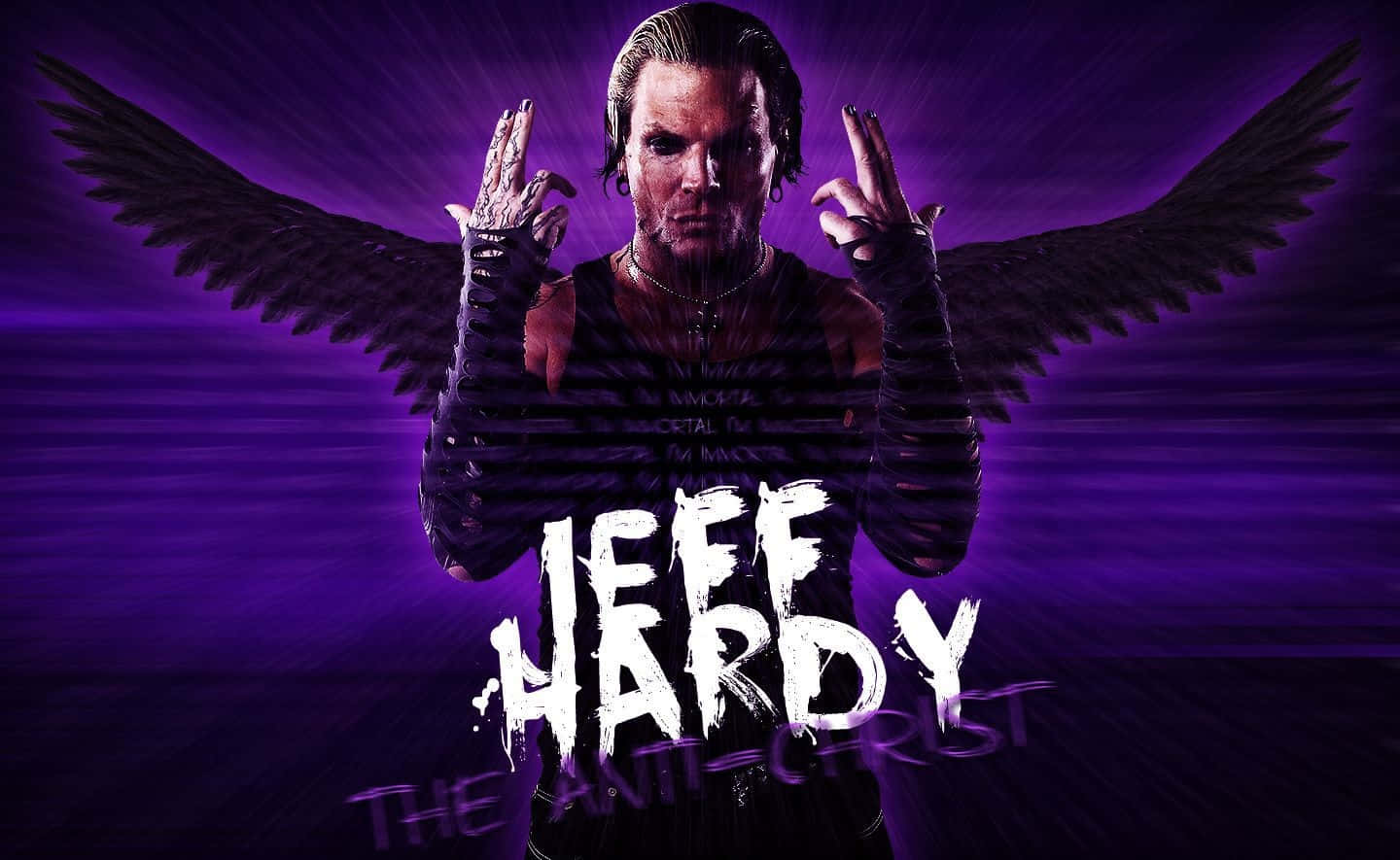 摔角手 Jeff Hardy 在紫色背景前，帶有黑色翅膀和紋身。