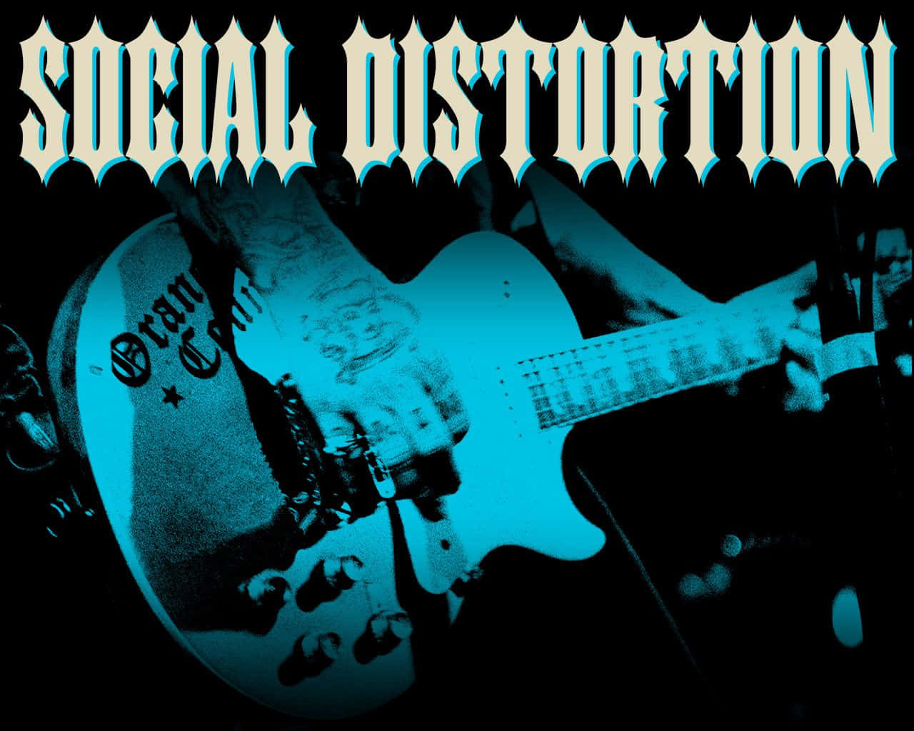 有紋身的手握著青色電結他，上方有「Social Distortion」文字。