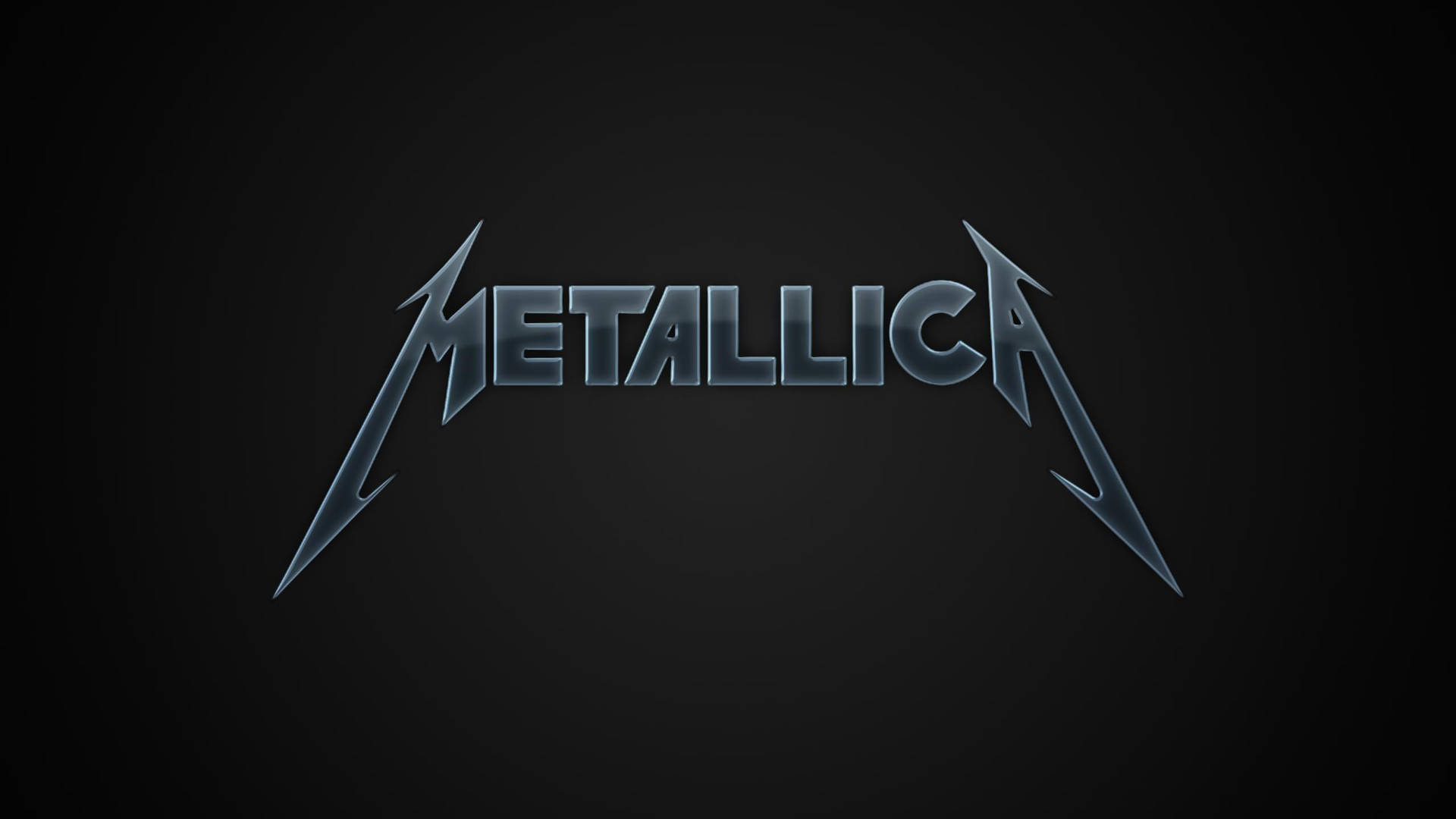 深色背景上的金屬藍色 Metallica 樂隊標誌