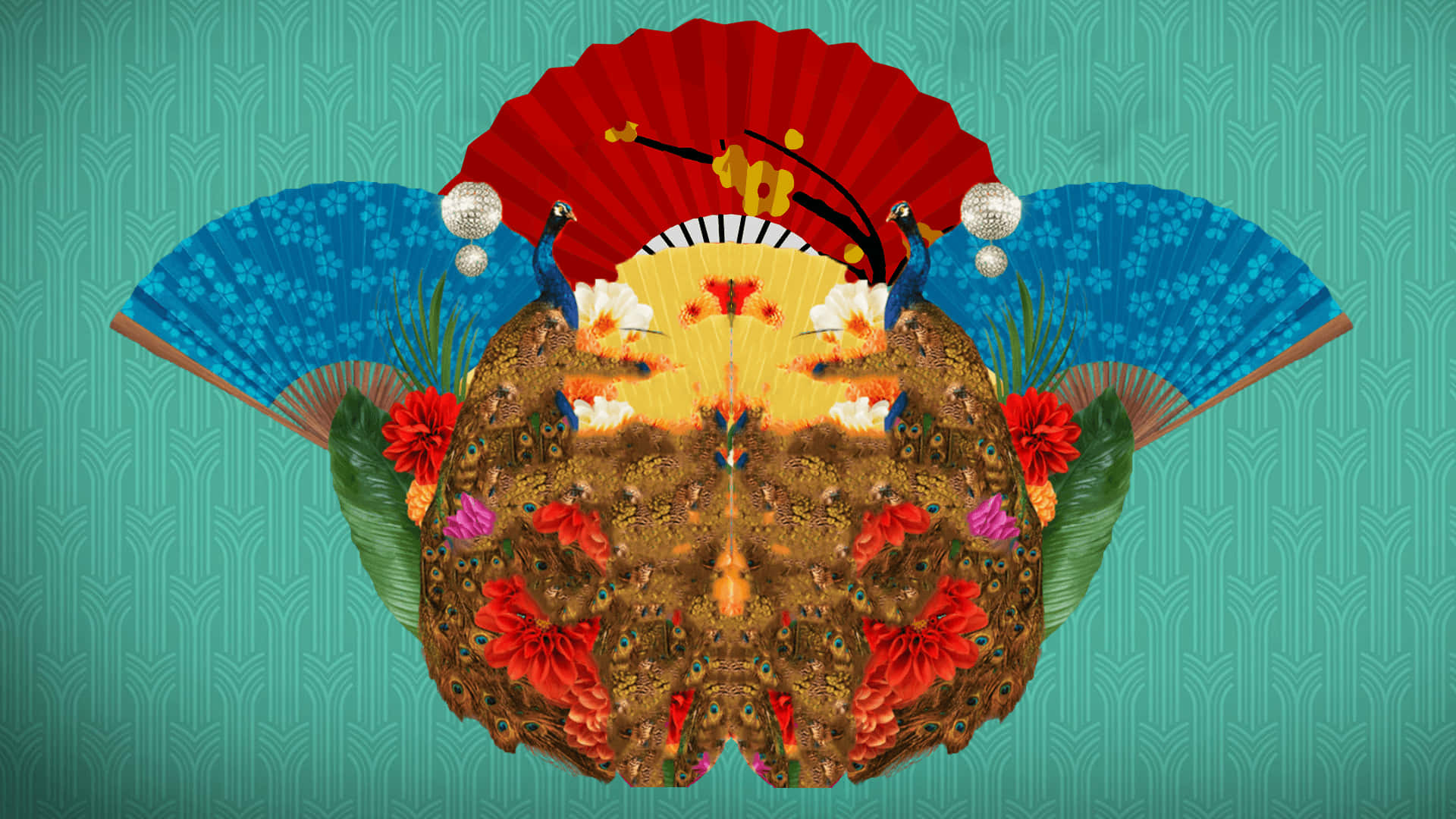 傳統亞洲小鎮寧靜背景 壁紙 — 對稱數碼藝術作品，以孔雀、扇子和花卉為特色，背景為青綠色圖案。