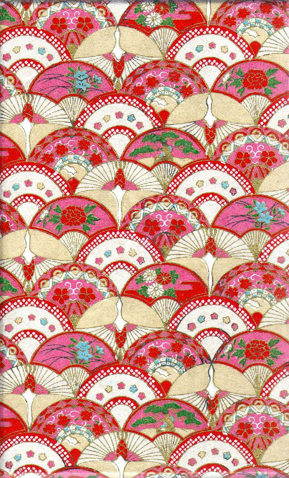 Textile Art 桌布 壁紙 — 傳統日本紡織設計中，以花卉圖案裝飾的紅色、粉紅色和奶油色重疊扇子的鮮豔圖案。