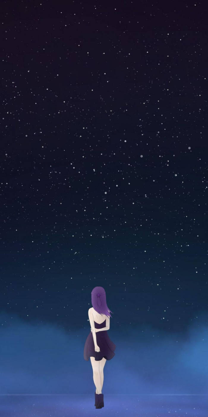 紫發動漫女孩站在星空下。