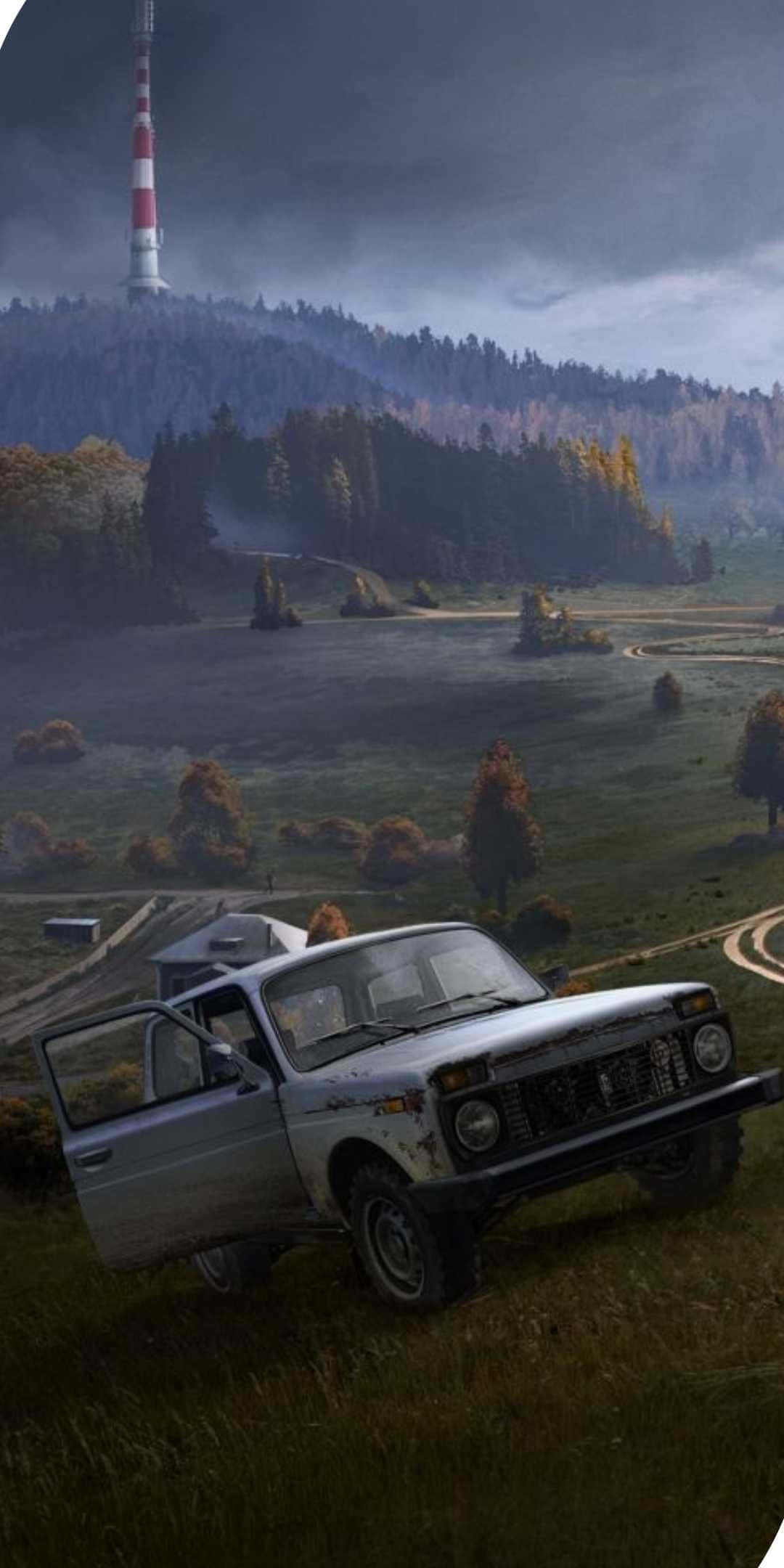 像素3《DayZ Epoch Mod》汽車背景 壁紙 — 一輛生鏽的舊白色汽車被遺棄在霧氣瀰漫的秋日田野中，一座紅白相間的塔樓聳立在林木茂密的山丘之上。