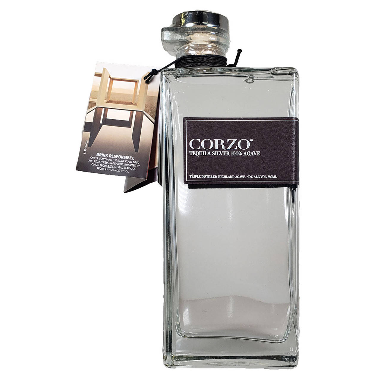 透明龍舌蘭酒瓶，帶有Corzo標籤和負責任飲酒標籤。