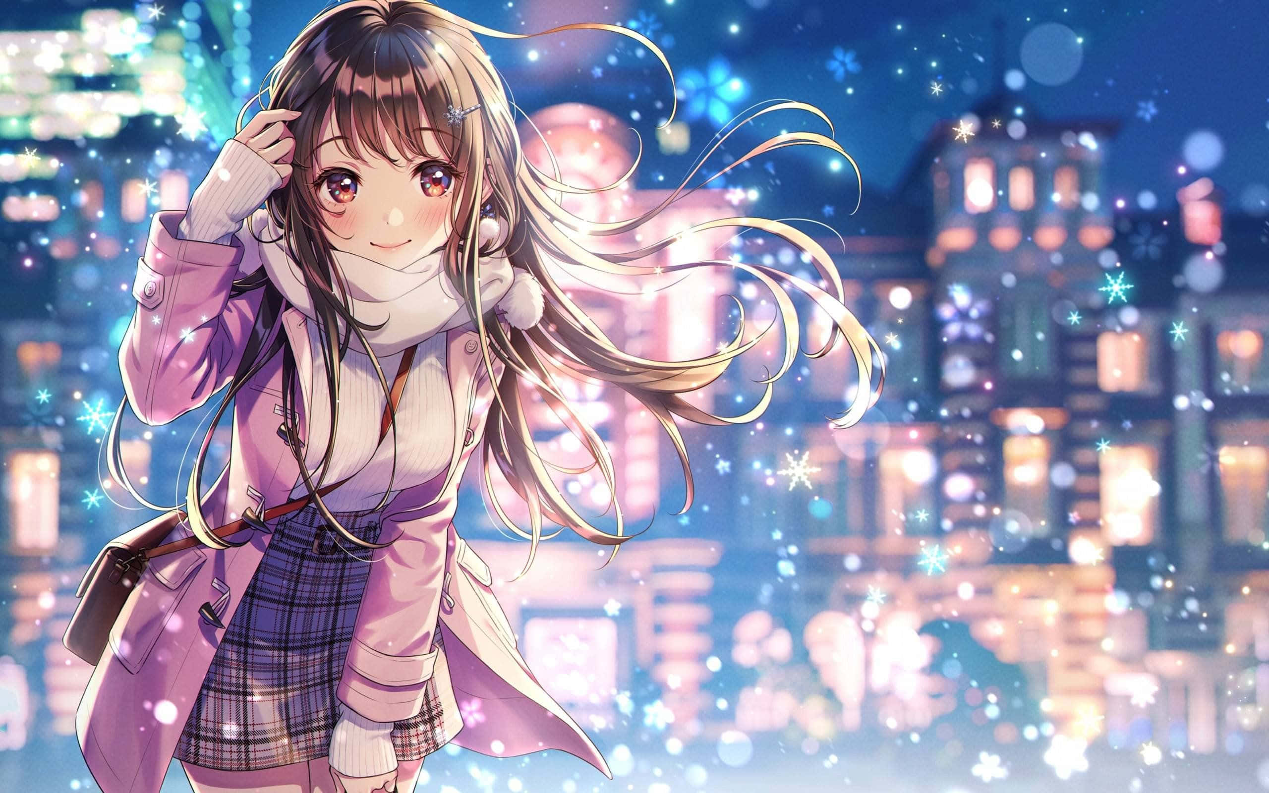 優雅動漫少女插畫 壁紙 — 一個長髮的可愛動漫女孩在雪夜的都市風景中微笑，周圍有閃爍的燈光和飄落的雪花。