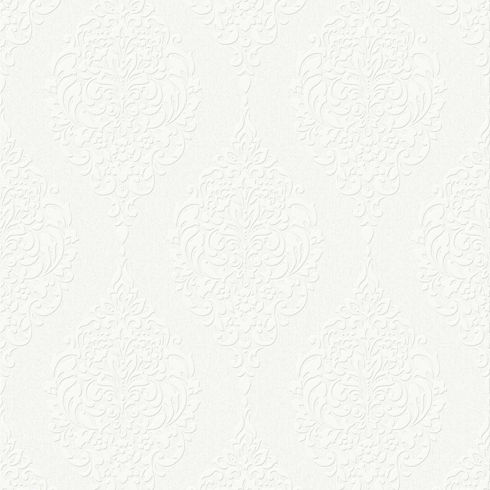 Beautiful Texture 桌布 壁紙 — 優雅白色錦緞牆紙，帶有壓花花卉圖案和細膩質感，適合精緻室內裝飾。
