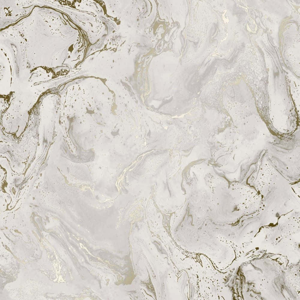 Aesthetic Marble 桌布 壁紙 — 優雅的漩渦大理石圖案，採用柔和的白金色和米色調，帶有細微斑點和流暢的有機線條。