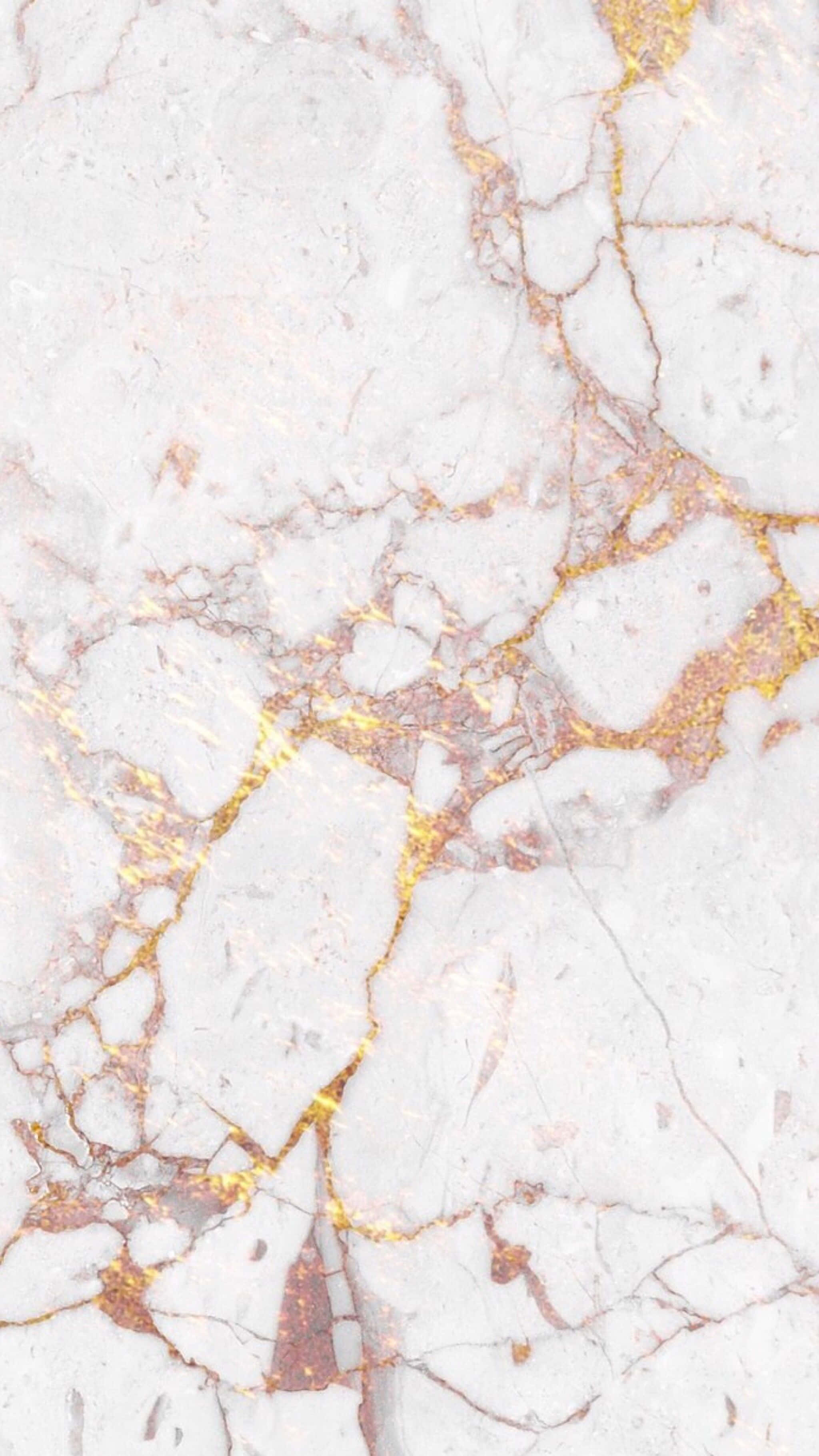 Gold Marble 桌布 壁紙 — 優雅的白色大理石，帶有金色紋理和玫瑰金點綴，營造出奢華精緻的質感。