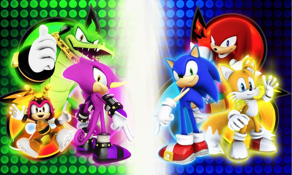 Sonic The Hedgehog Characters 桌布 壁紙 — 充滿活力的動漫風格角色被發光的光線分割，背景為綠色和藍色波點。