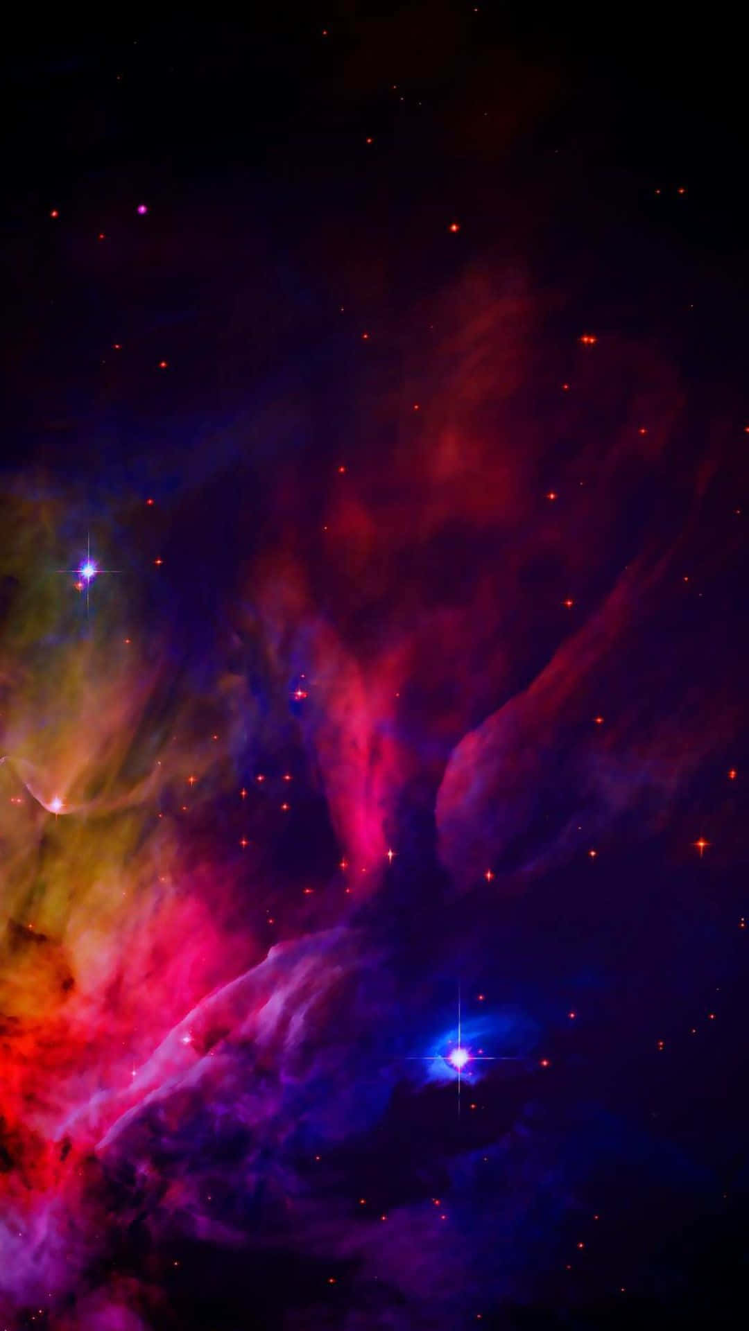 iPhone 8 Plus 桌布 壁紙 — 充滿活力的宇宙星雲以紅色、紫色和藍色旋轉，在黑暗虛空中閃爍著發光的星星。
