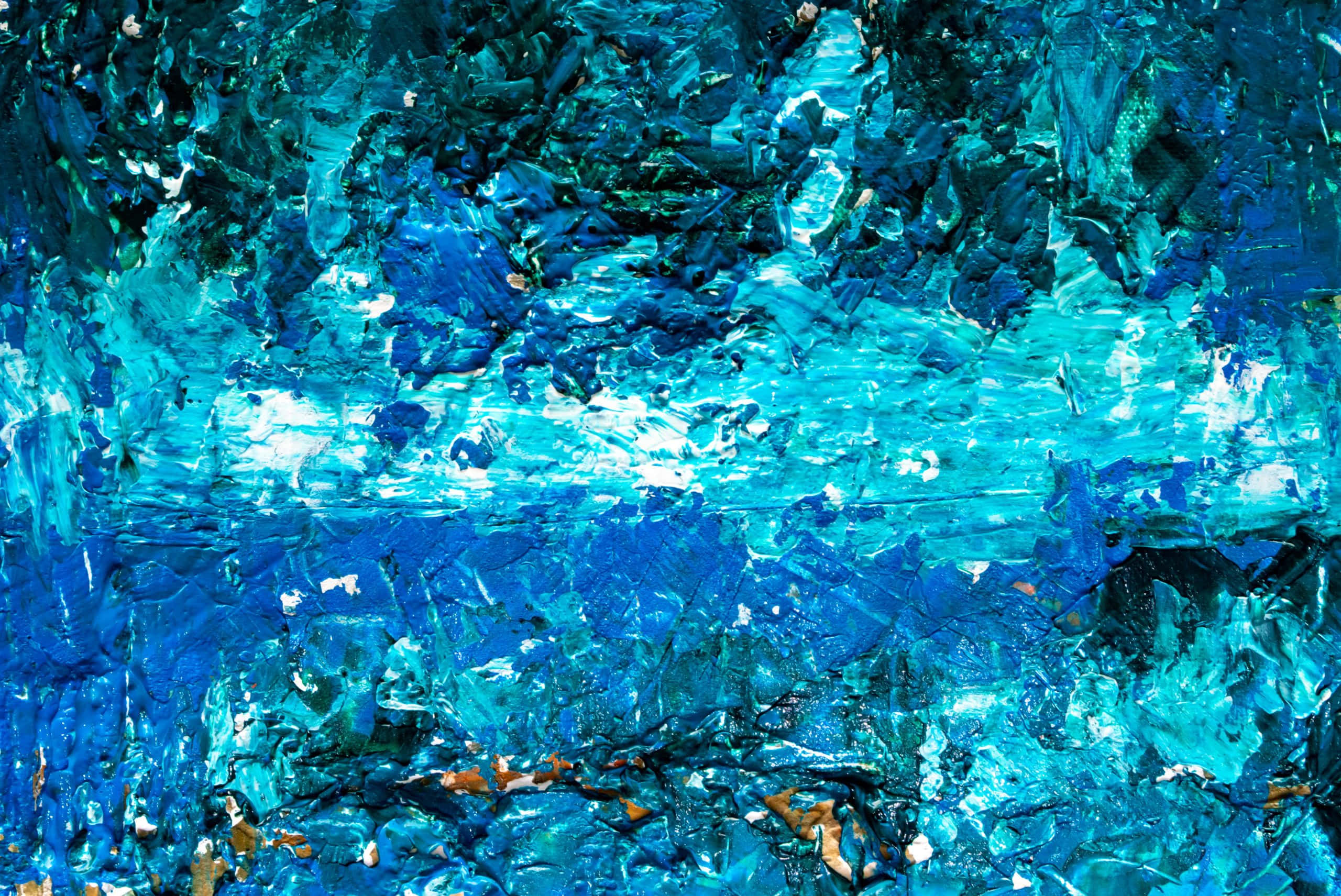 Expressionist 桌布 壁紙 — 充滿活力的抽象畫，帶有厚實紋理的藍色和藍綠色筆觸，並以白色和深色調點綴。