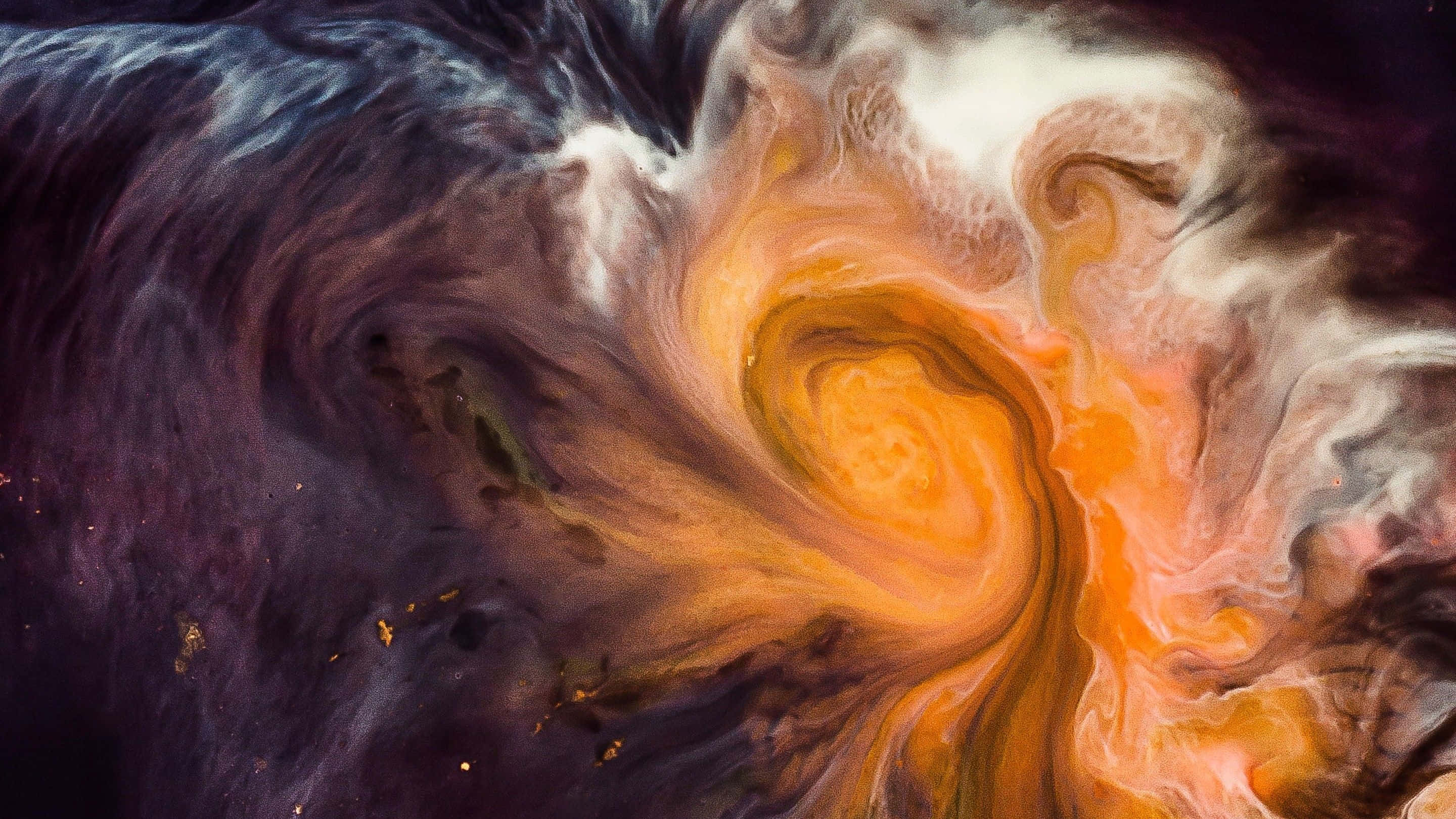 Galaxy Themed Paintings 桌布 壁紙 — 充滿活力的旋轉宇宙星雲，帶有火熱的橙色核心和深紫色觸手，在黑暗虛空中。