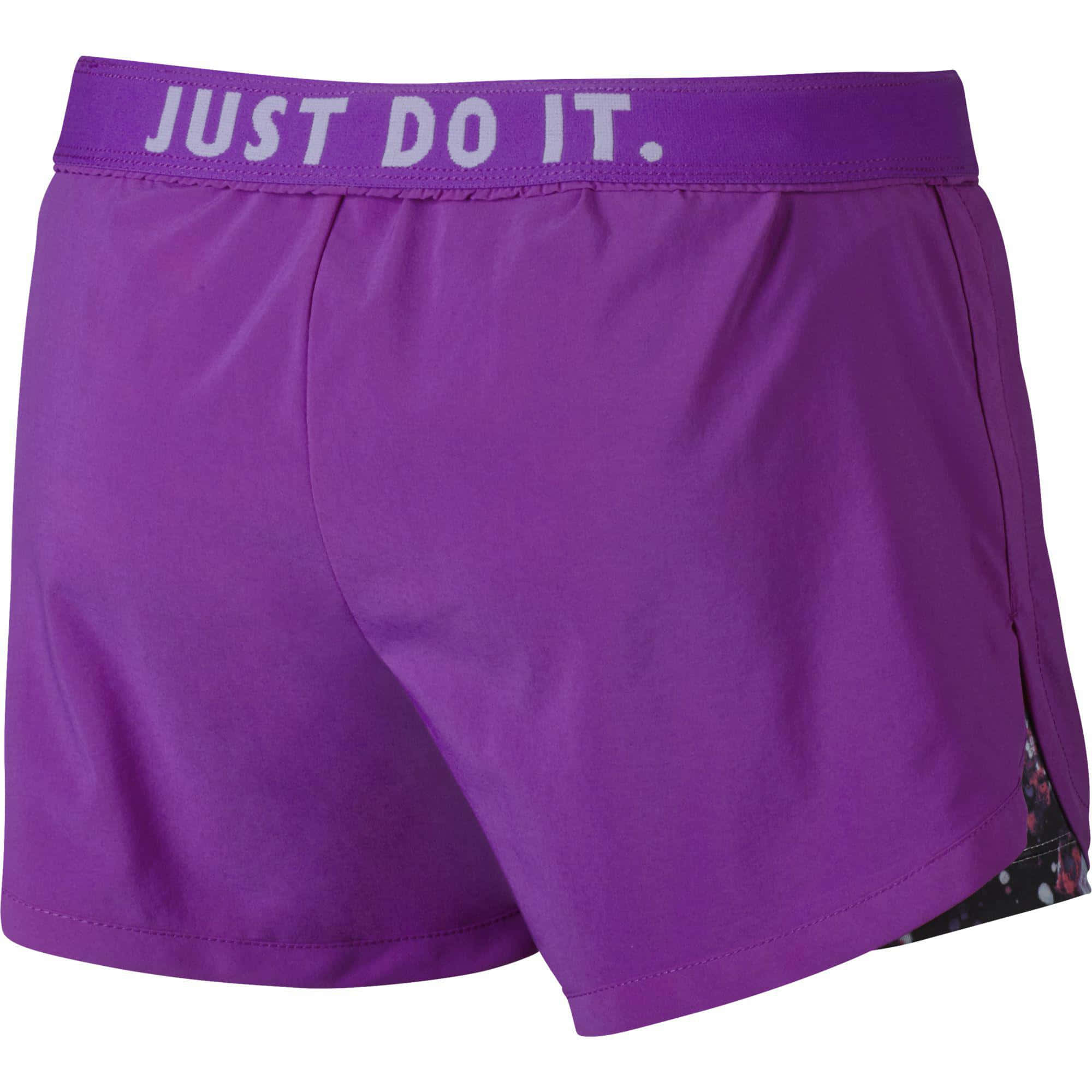 Purple Shorts 桌布 壁紙 — 充滿活力的紫色運動短褲，帶有白色 'JUST DO IT.' 腰帶和花卉圖案內襯。