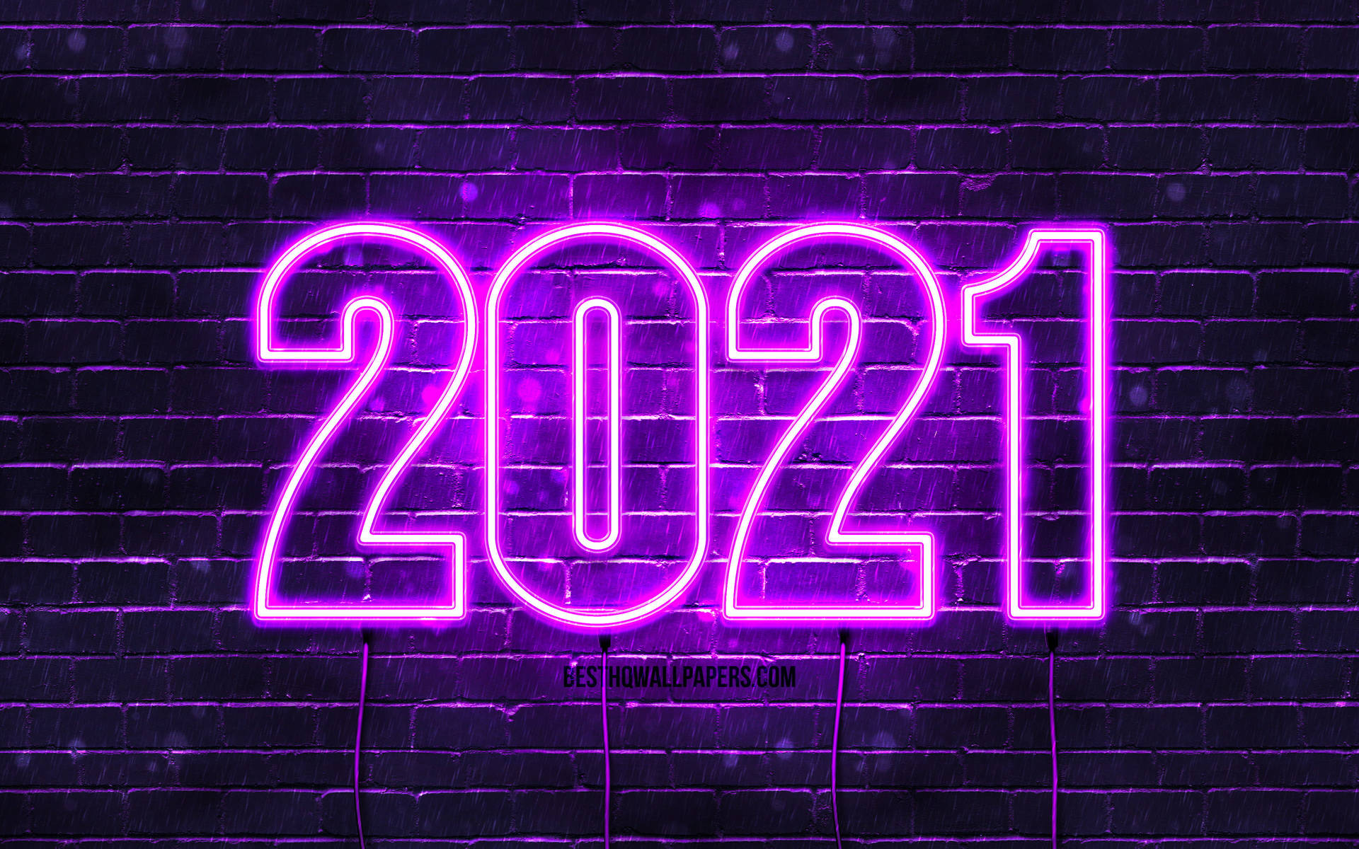 夜間在黑暗磚牆上顯示2021的紫色霓虹標誌。 — 新年快樂 GIF 壁紙