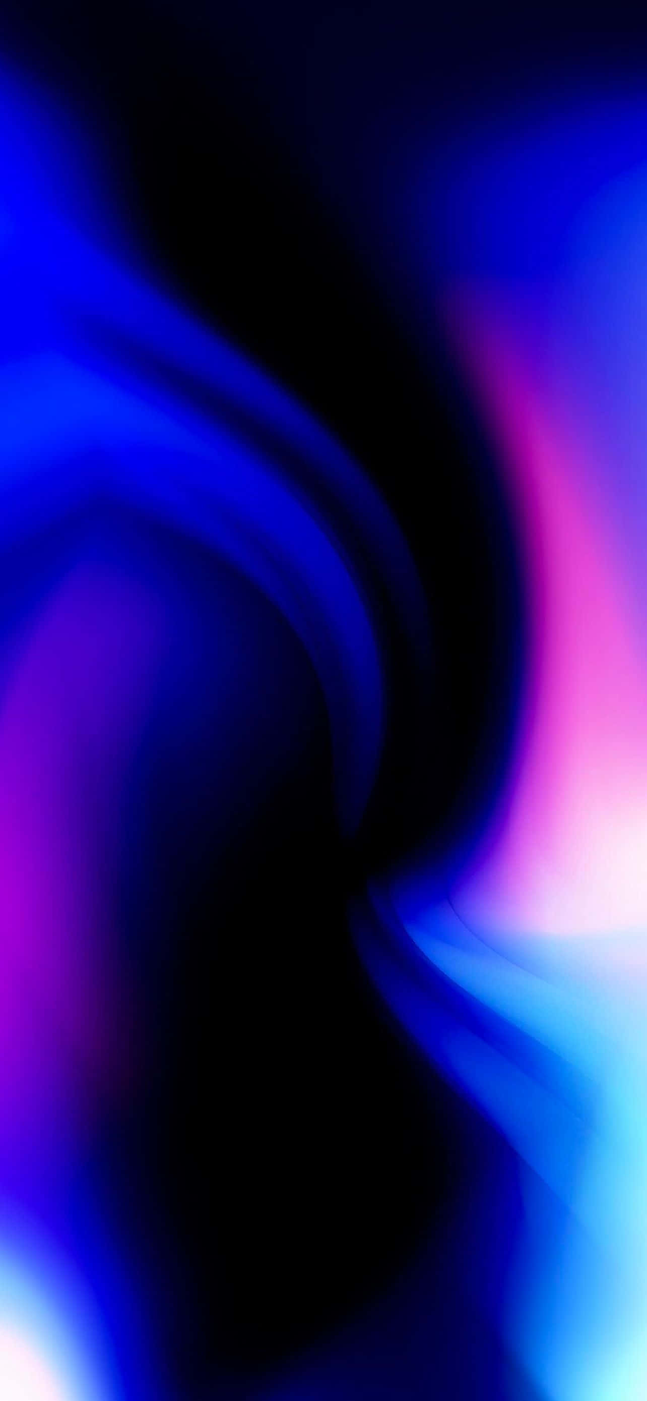 藍色 iPhone 桌布 壁紙 — 充滿活力的藍色和紫色星雲狀漩渦在深黑色中流動，營造出宇宙般的抽象光芒。