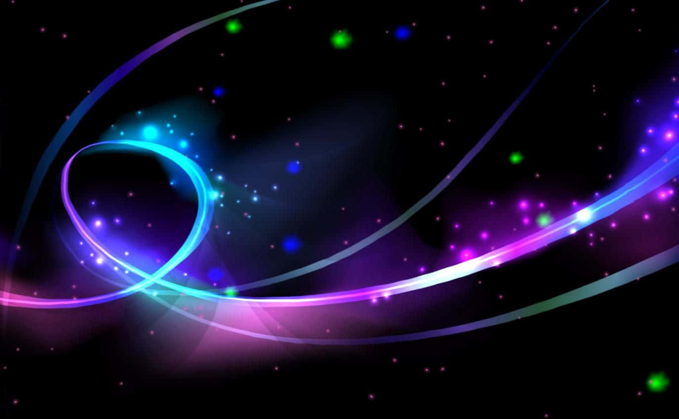 Interactive 桌布 壁紙 — 充滿活力的藍色和紫色發光絲帶在佈滿星星的黑色虛空中旋轉，並帶有散落的彩色粒子。