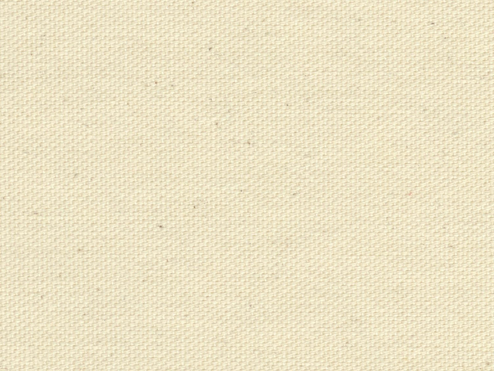 Plain Beige 桌布 壁紙 — 光滑的米白色帆布布料特寫，帶有細微的編織紋理和淡淡的天然斑點。