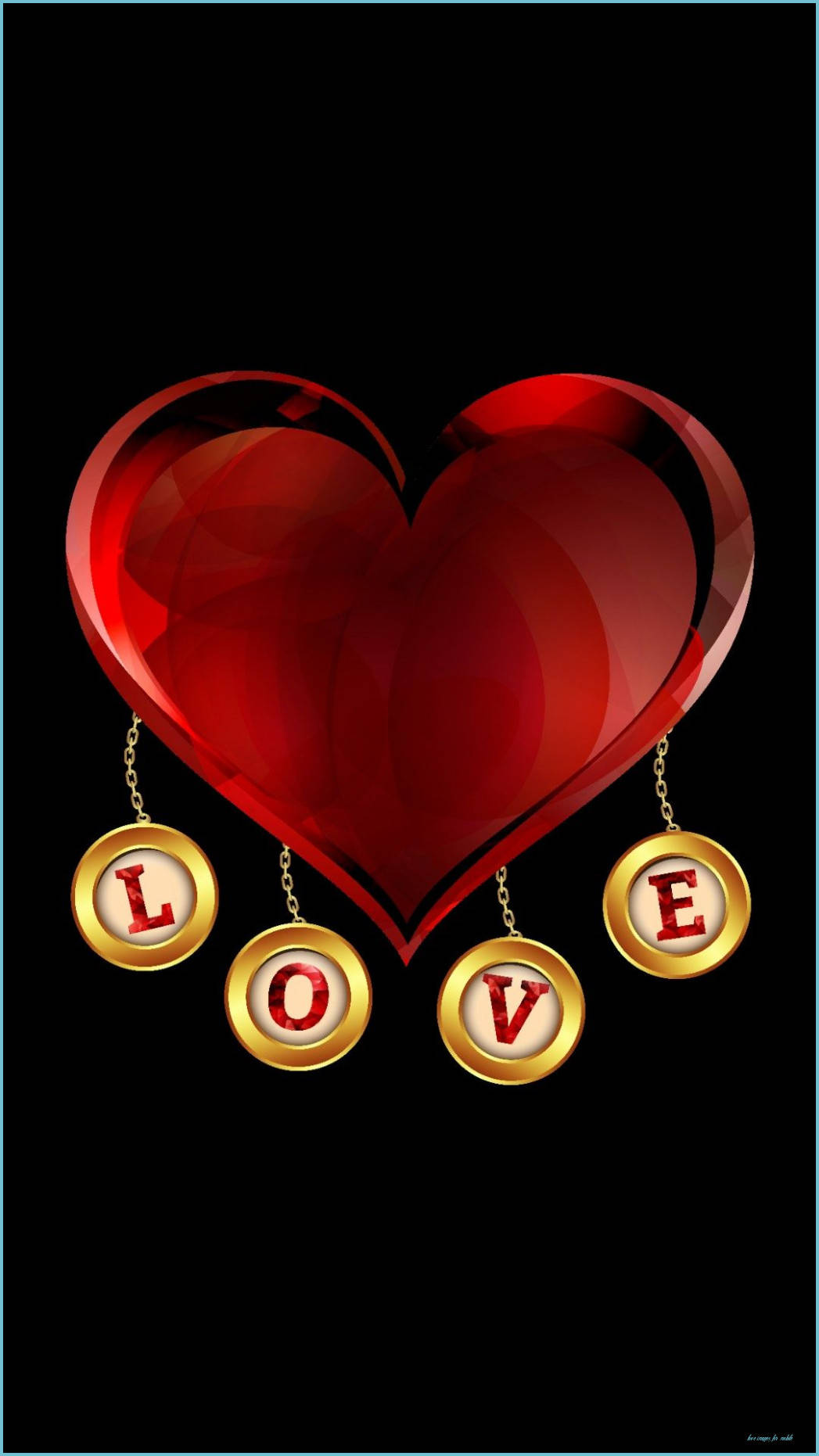 一個紅色心形，帶有金色獎章拼出 LOVE，掛在鏈條上。