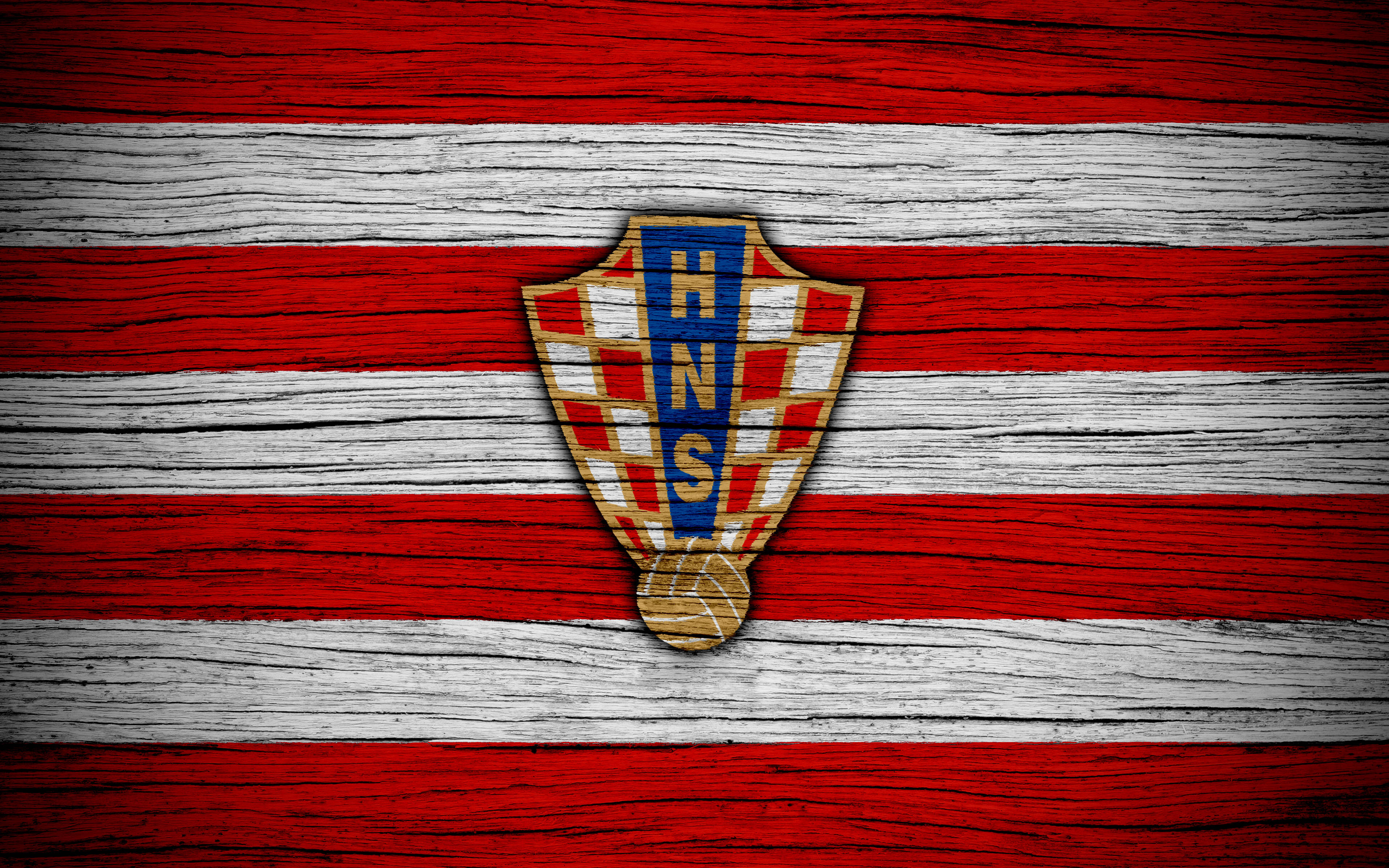 Croatia 桌布 壁紙 — 克羅地亞國家足球隊徽章繪製在風化的紅白條紋木板上。