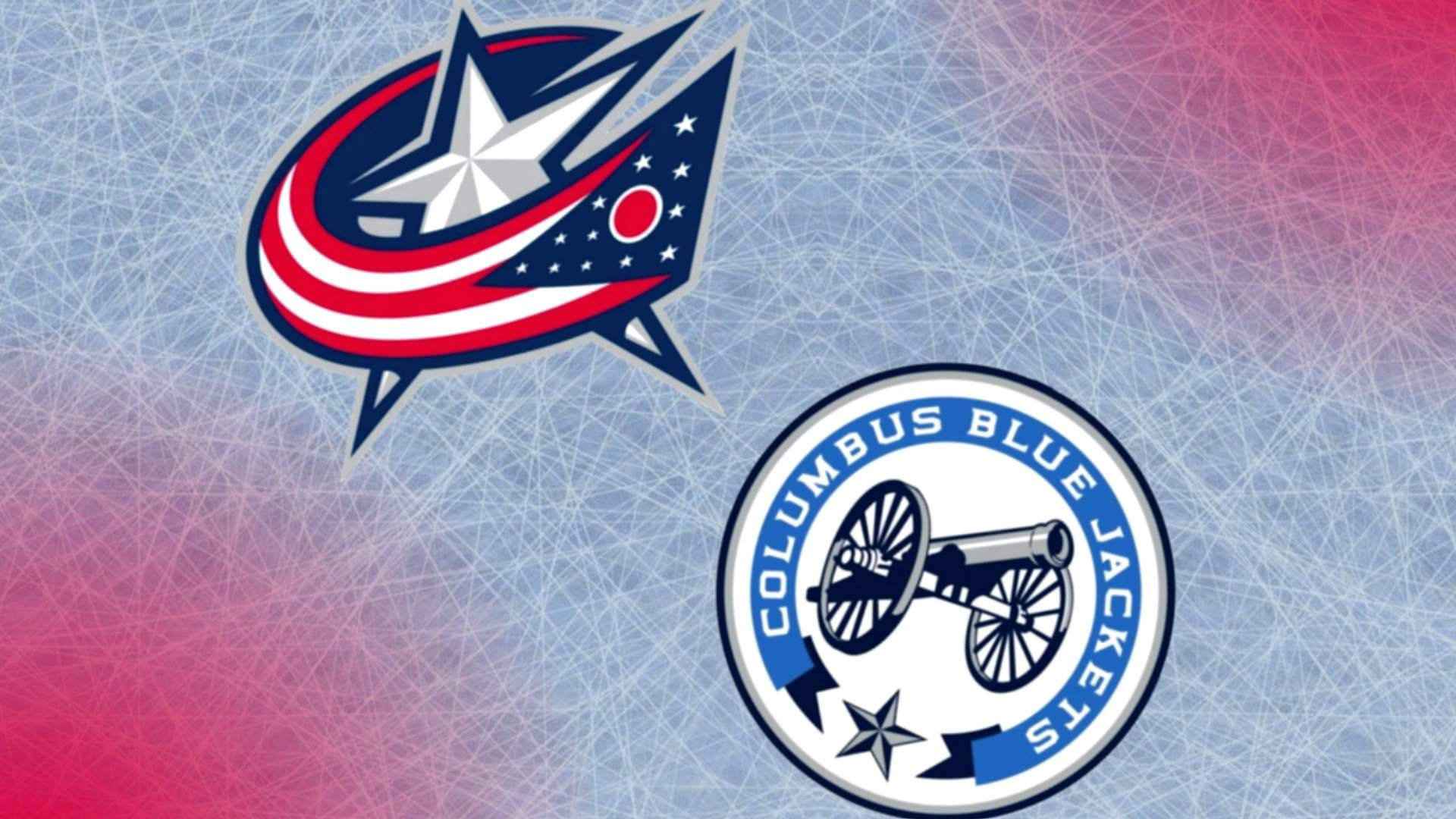 克里夫蘭藍衣隊多個標誌 壁紙 — Columbus Blue Jackets 和 Columbus Chill 標誌在紋理冰面上，帶有紅藍漸變背景。